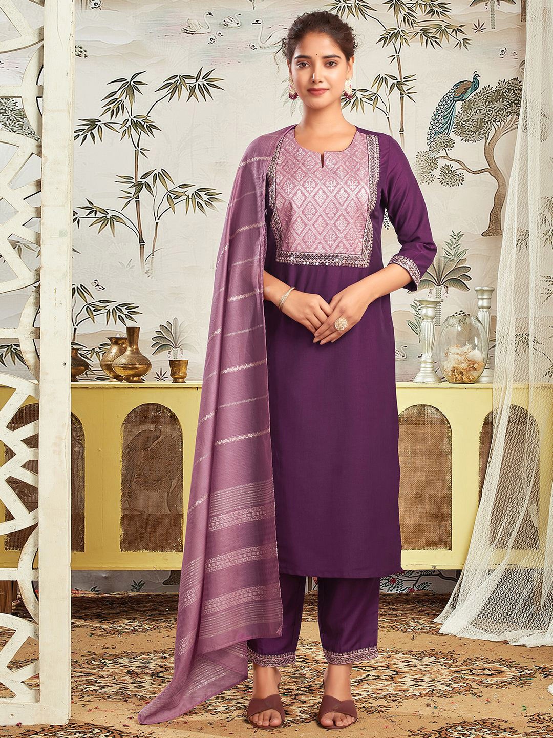

SKYLEE Ethnic Motifs Yoke Design Straight Kurta with Trousers & Dupatta, Purple