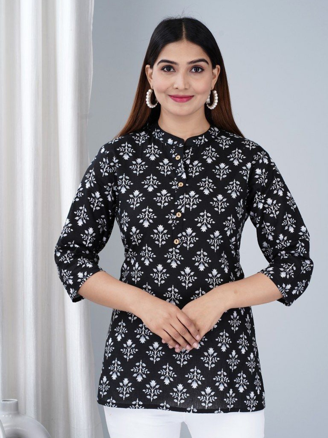 

TANISHA Women Floral Printed Mandarin Collar Top, Black