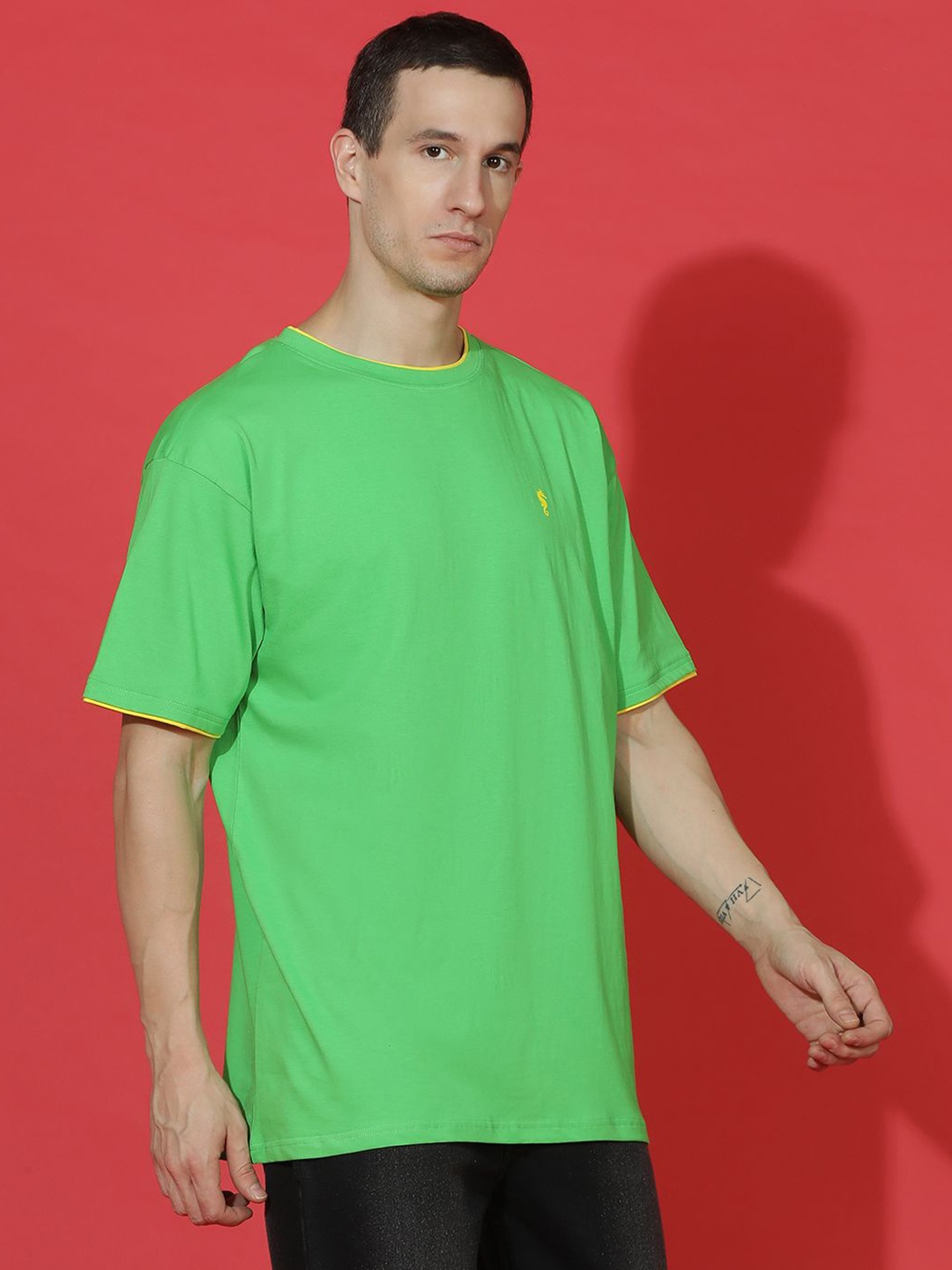 

EPPE Men Abzorb Solid Round Neck Cotton Oversized T-Shirt, Green