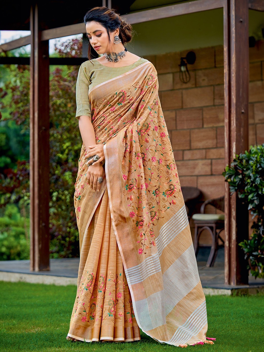 

MySilkLove Floral Embroidered Linen Blend Saree, Orange