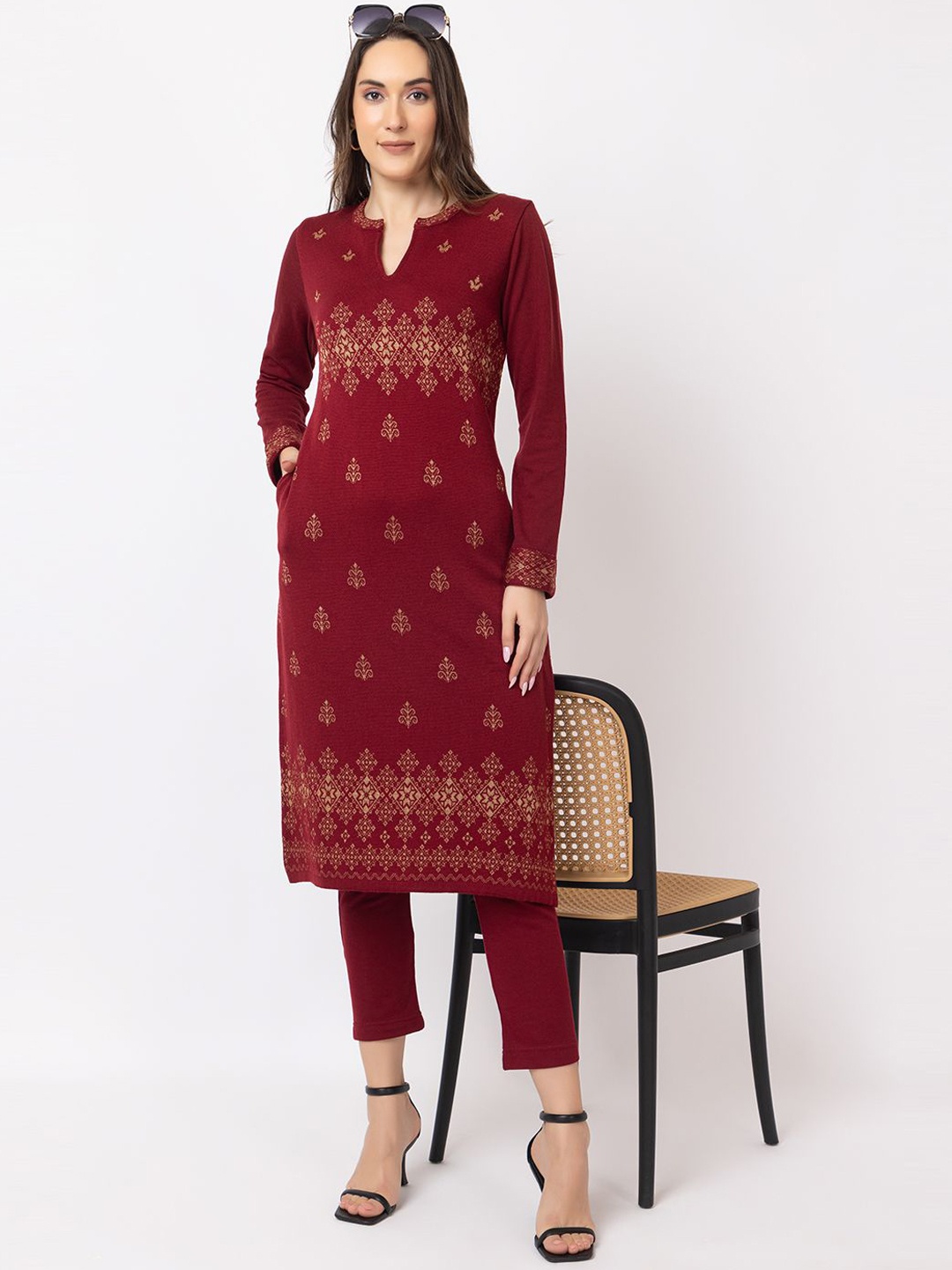 

Anouk Women Ethnic Motifs Keyhole Neck Flared Sleeves Thread Work Jacquard Winter Wear Kurta, Maroon