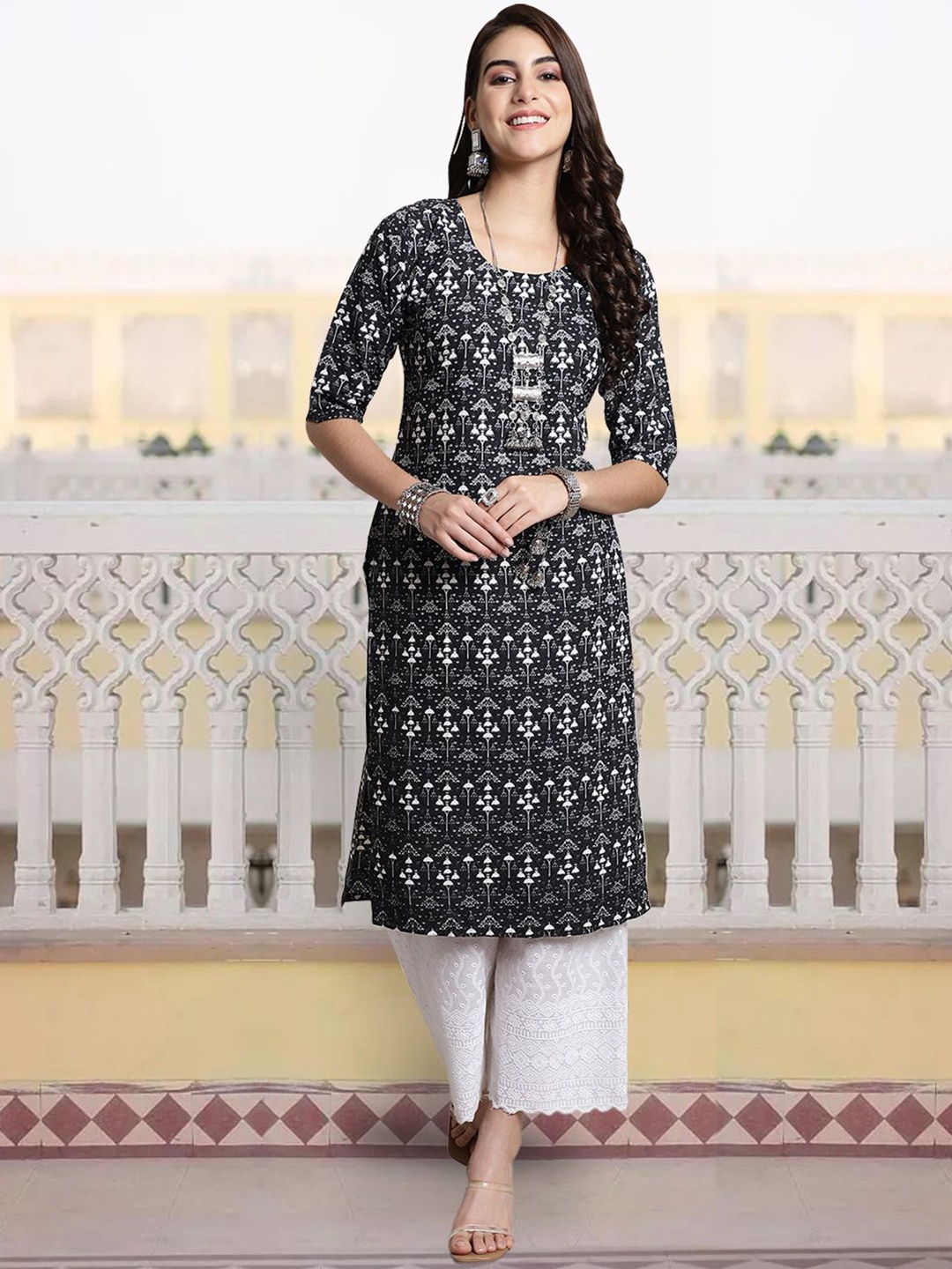 

7Threads Ethnic Motifs Printed Round Neck Straight Kurta, Black