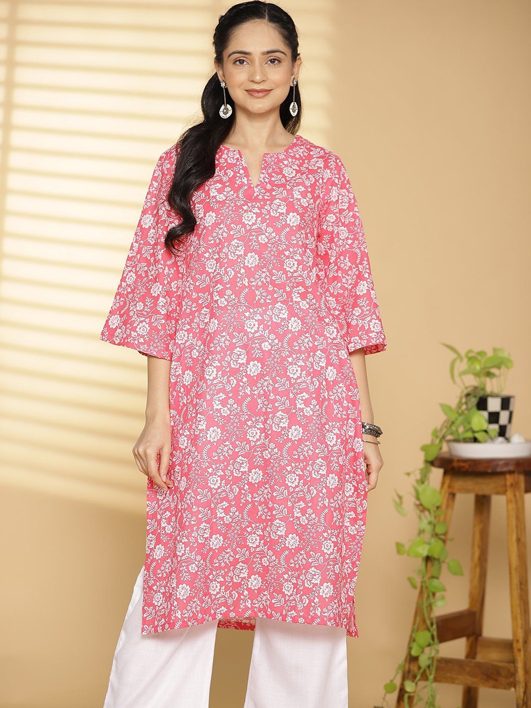 

LetsDressUp Floral Printed Cotton Straight Kurta, Pink