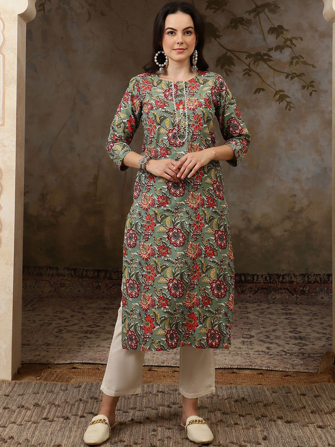 

BANDIA Floral Printed Gotta Patti Pure Cotton Straight Kurta With Trousers, Sea green