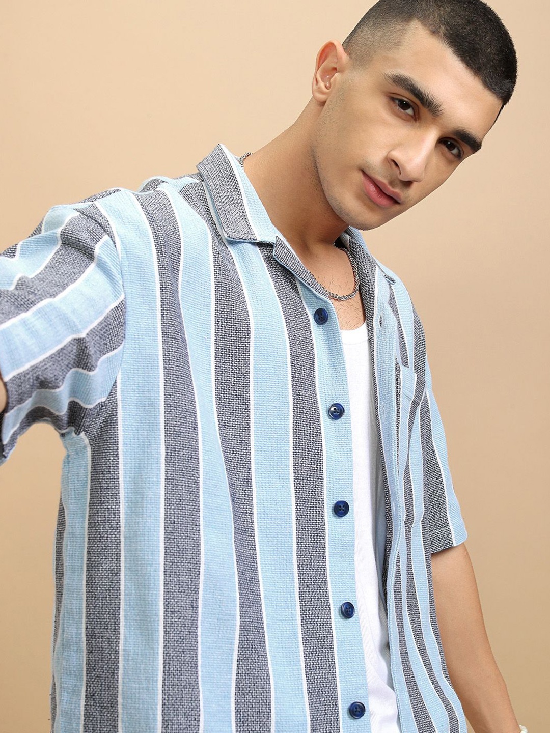 

Highlander Men Oversized Textured Dobby Checked Cuban Collar Oversized Shirt, Blue
