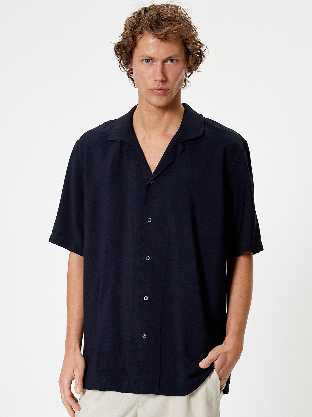 

Koton Men Opaque Casual Shirt, Navy blue