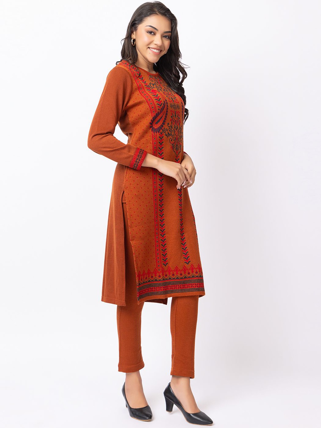 

Anouk Women Geometric Embroidered Thread Work Jacquard Winter Wear Kurta, Rust