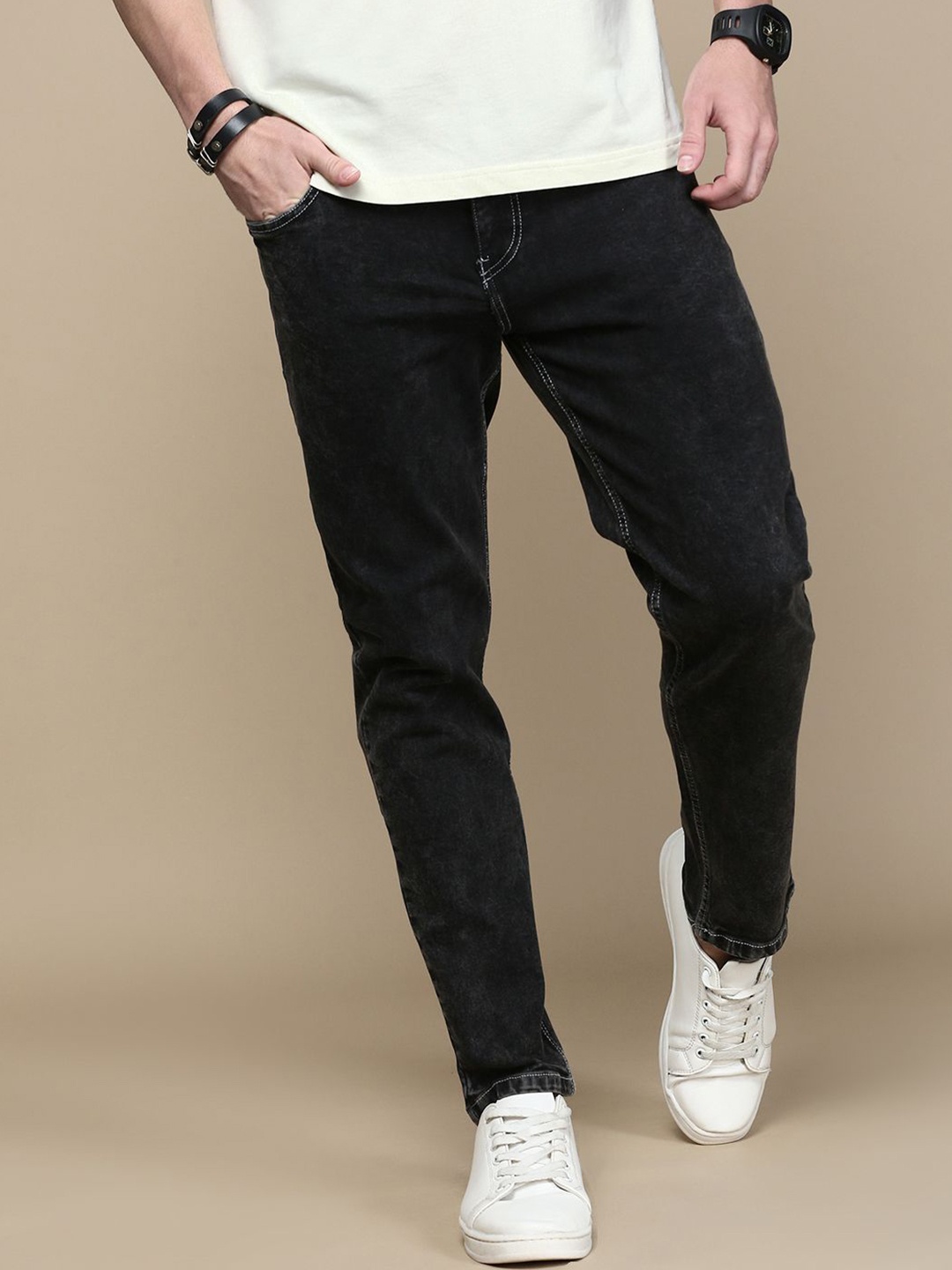 

The Roadster Lifestyle Co Men Tapered Fit Mid-Rise Jeans, Black