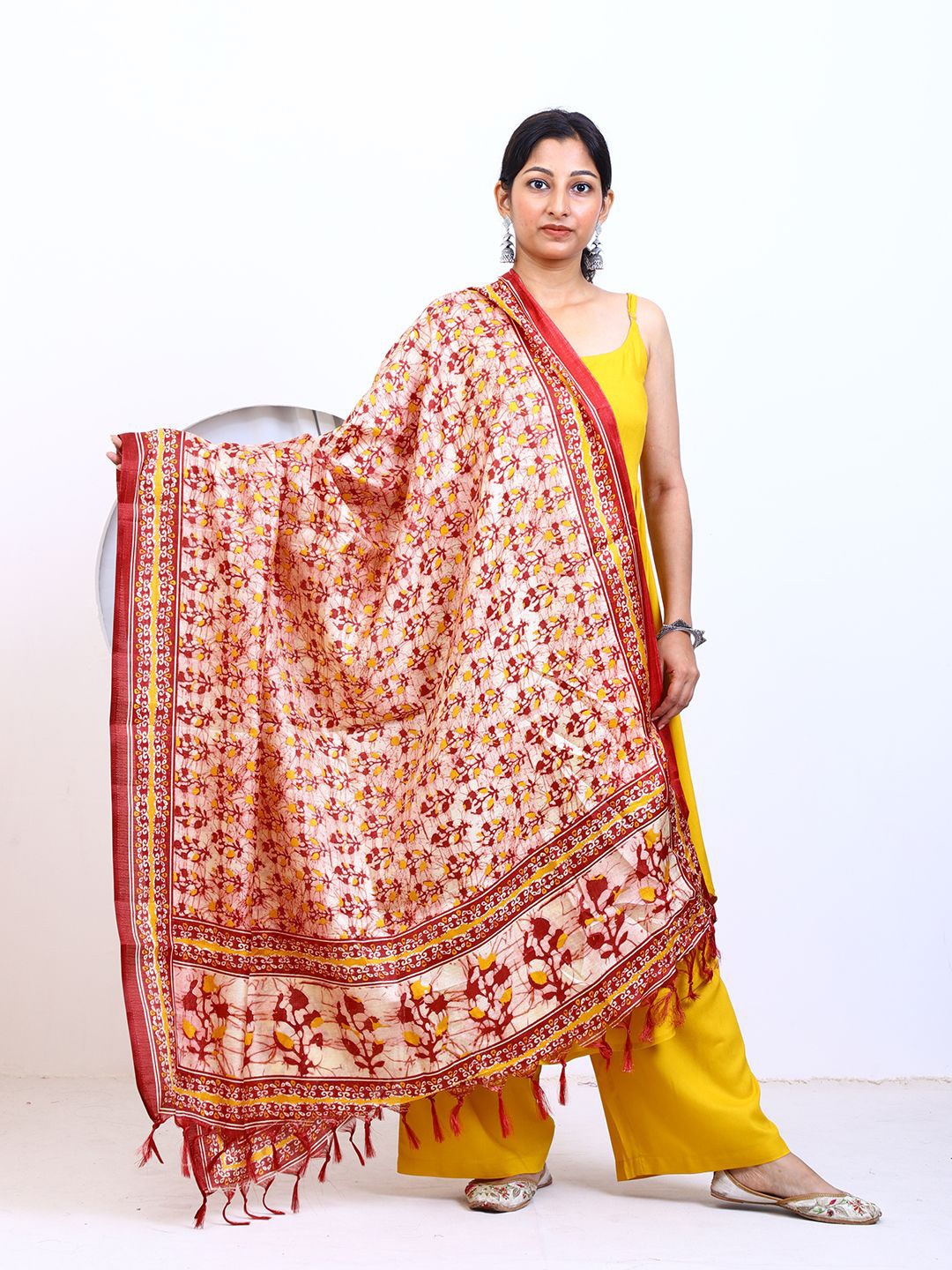 

DEEBACO Ethnic Motifs Printed Dupatta, White
