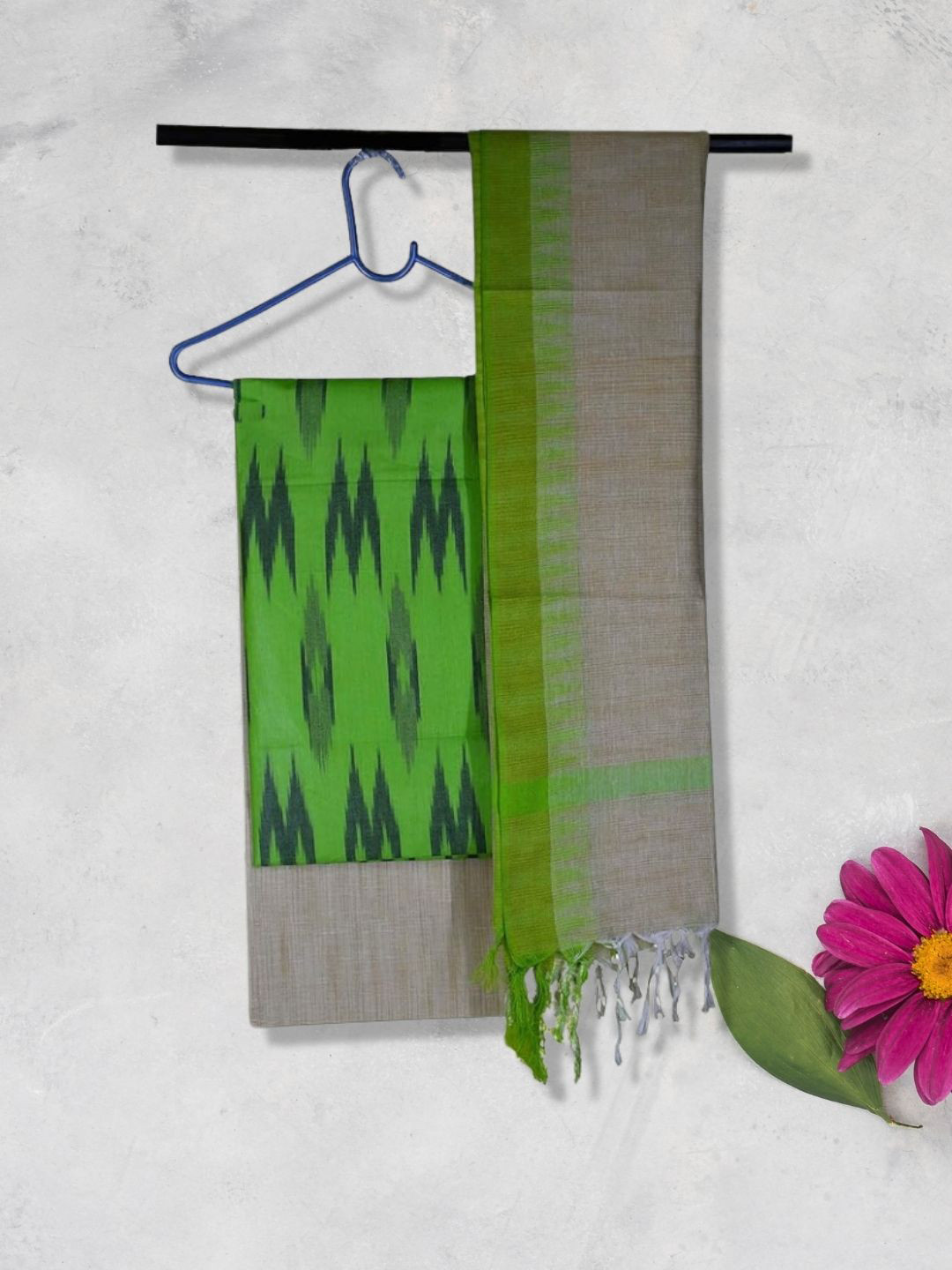 

RIYA SHREE Printed Pure Cotton Unstitched Dress Material, Green