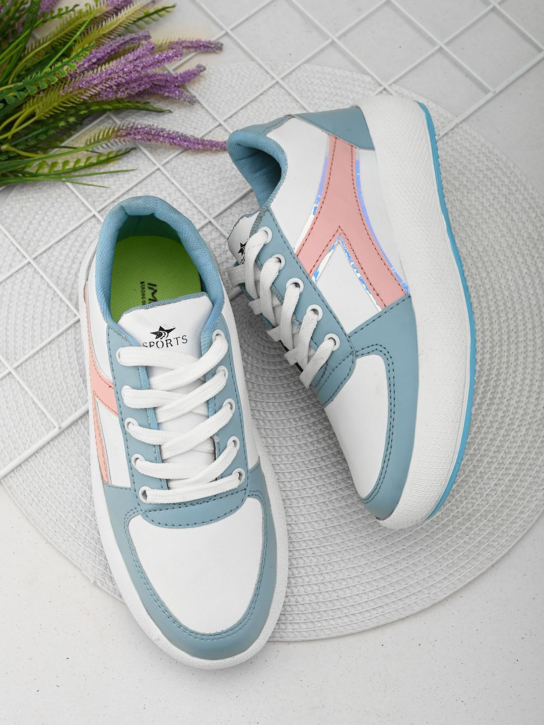 

IMCOLUS Women Lace-Ups Sneakers, White