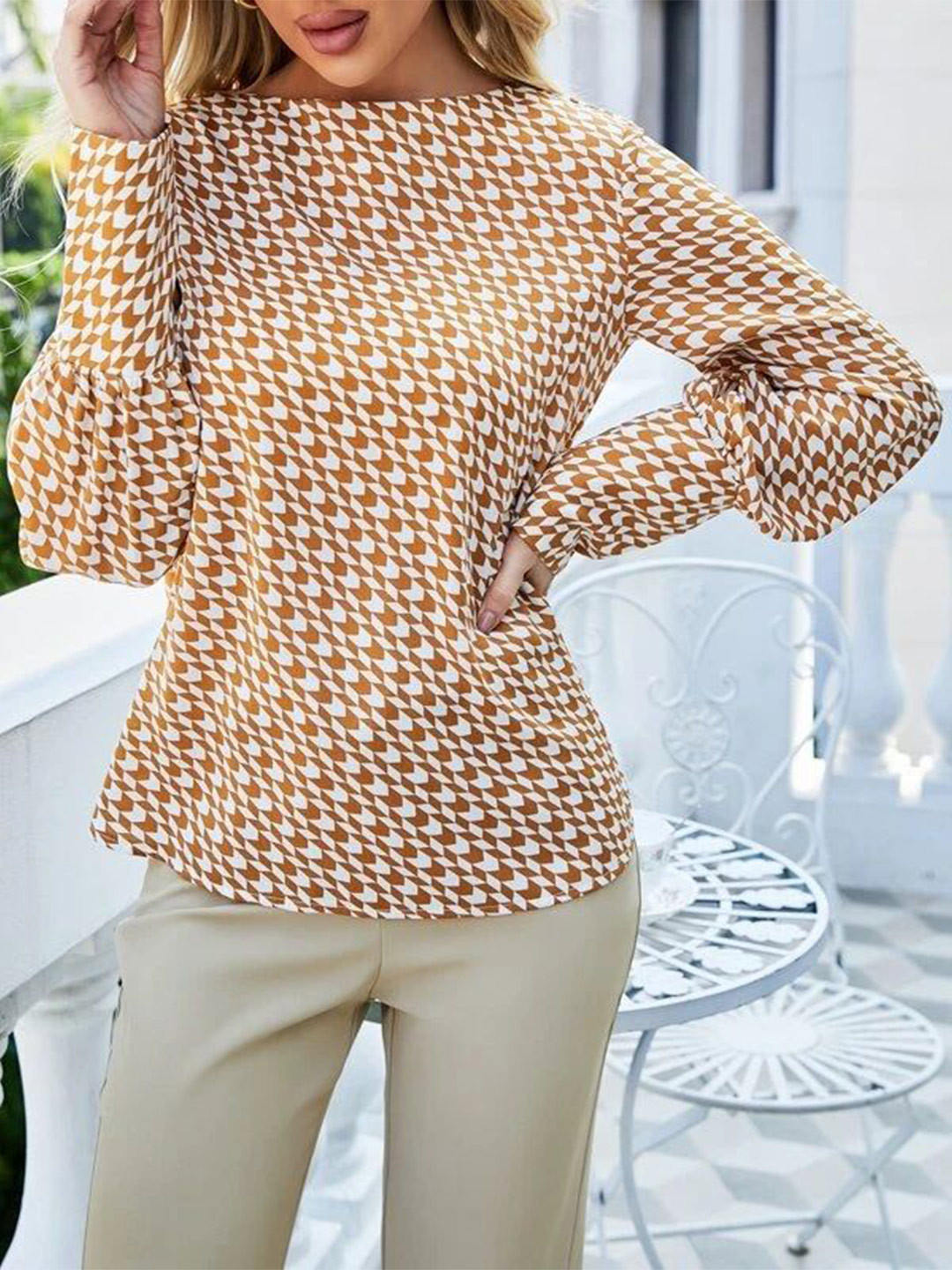 

Stylecast X Slyck Geometric Printed Round Neck Cuff Sleeve Top, Brown