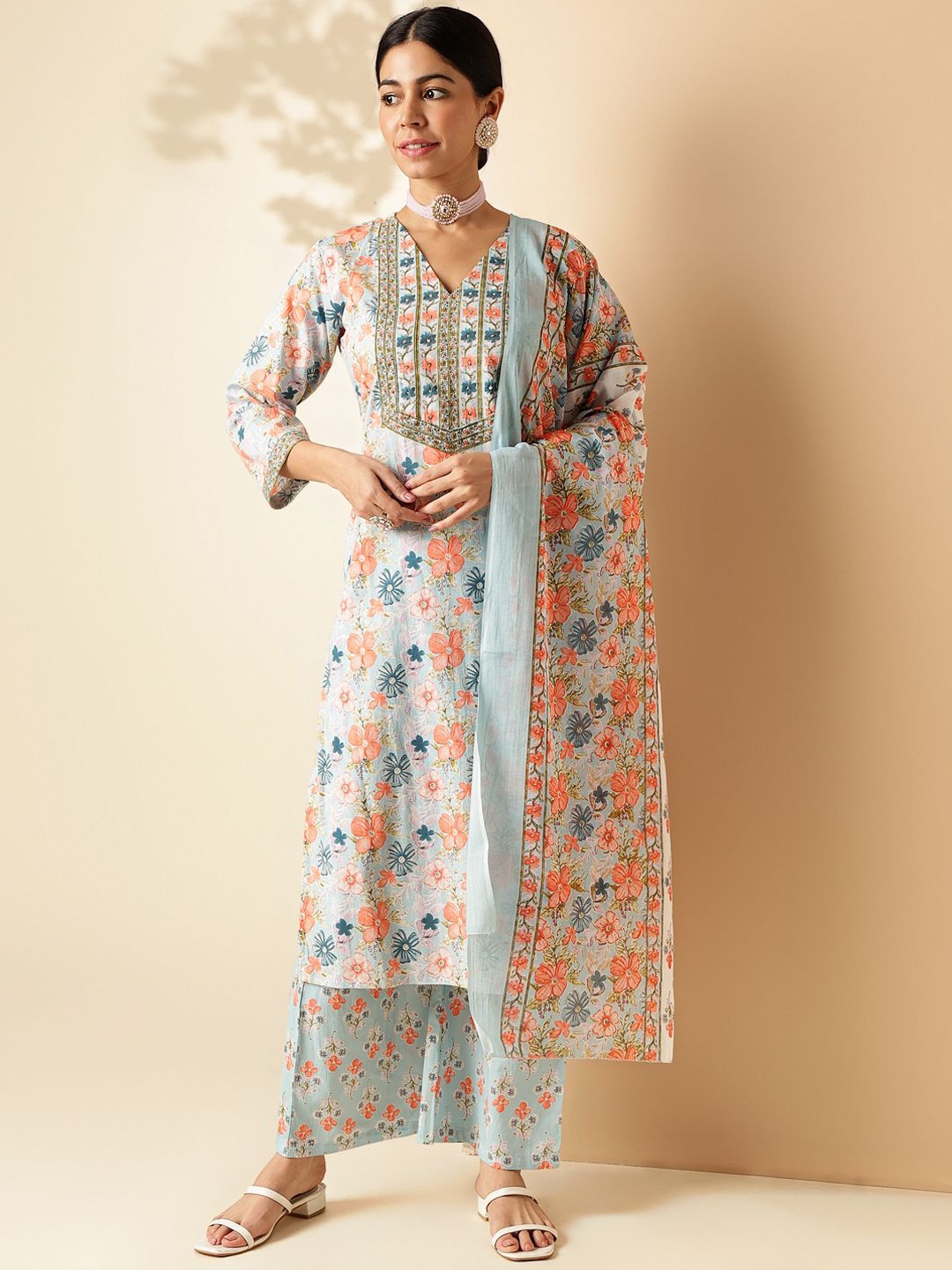 

Vbuyz Floral Printed V Neck Pure Cotton Straight Kurta & Palazzos With Dupatta, Blue