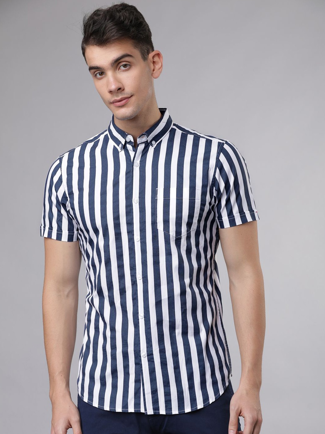 

HIGHLANDER Men Slim Fit Opaque Striped Casual Shirt, Blue