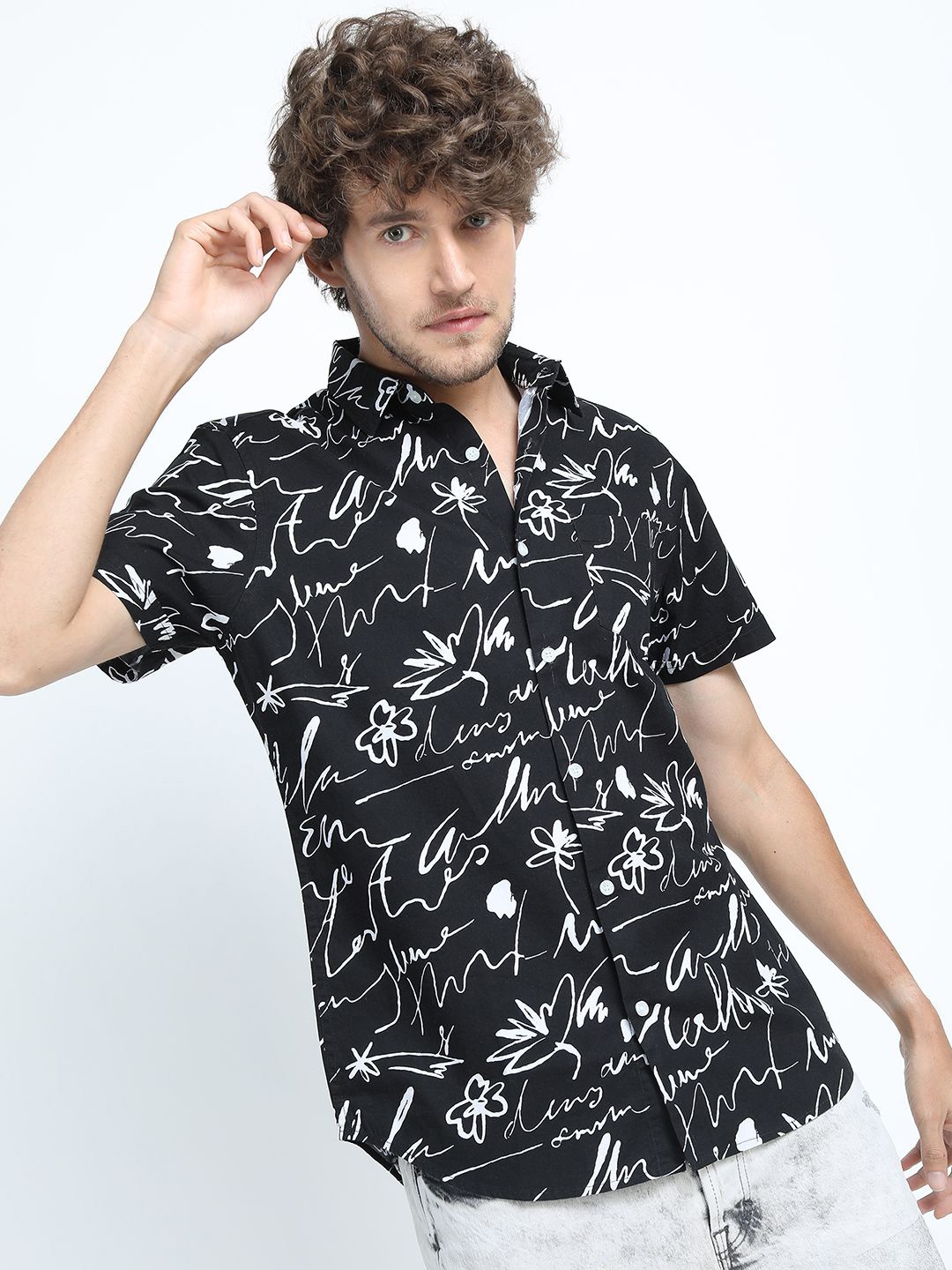 

HIGHLANDER Men Slim Fit Floral Opaque Printed Casual Shirt, Black