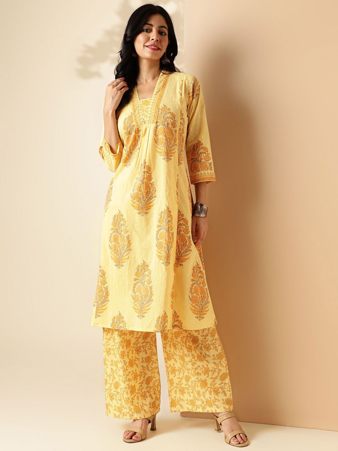 

Vbuyz Floral Printed Pure Cotton A-Line Kurta with Palazzos, Yellow