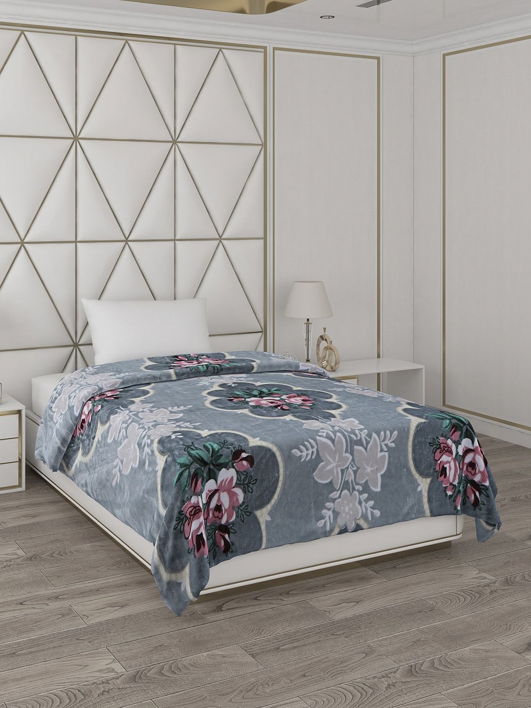 

Monte Carlo White & Blue Floral Printed Mild Winter 500 GSM Single Bed Blanket