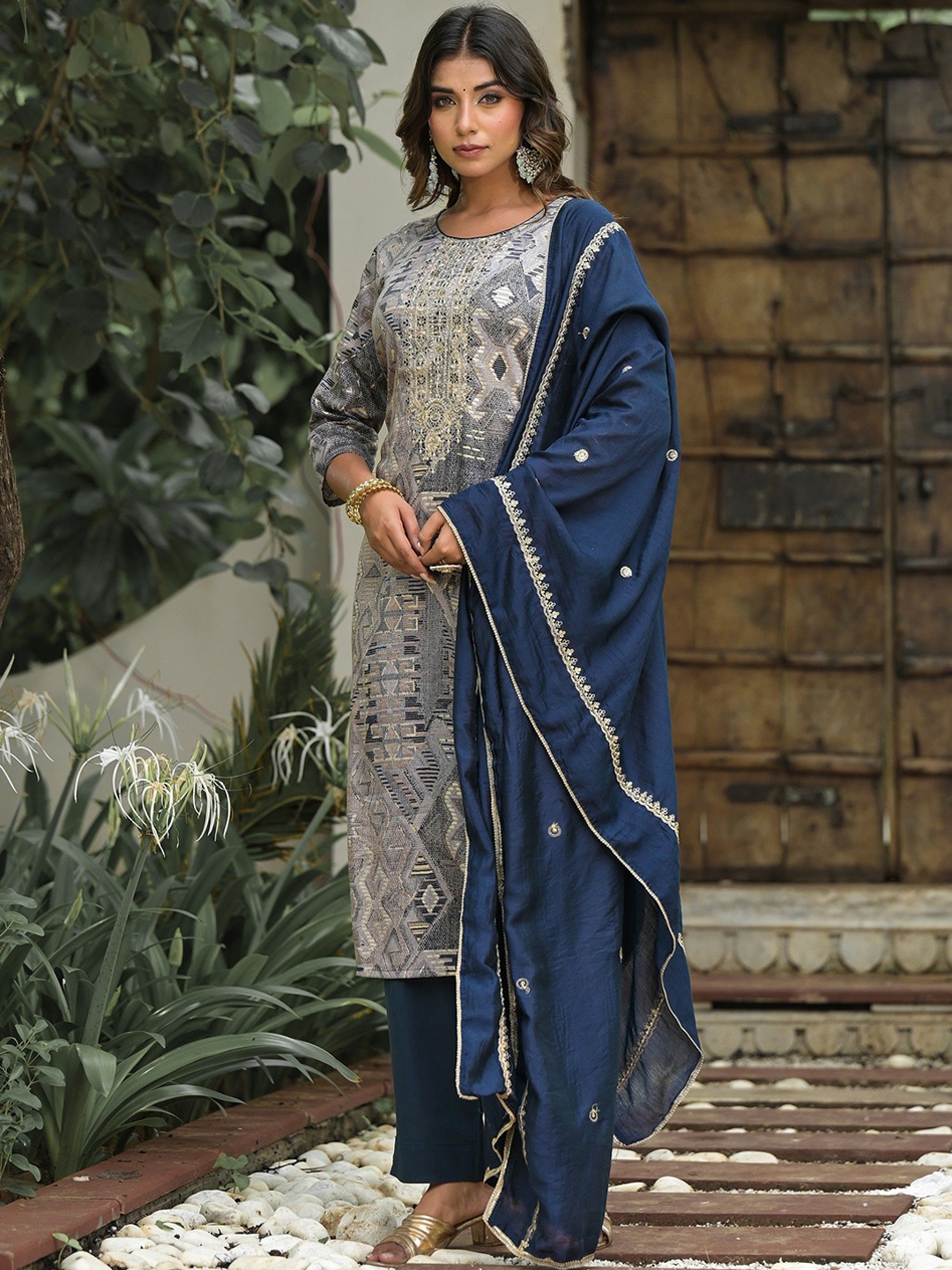 

Label Khoj Geometric Printed Thread Work Satin Straight Kurta with Trousers & Dupatta, Grey