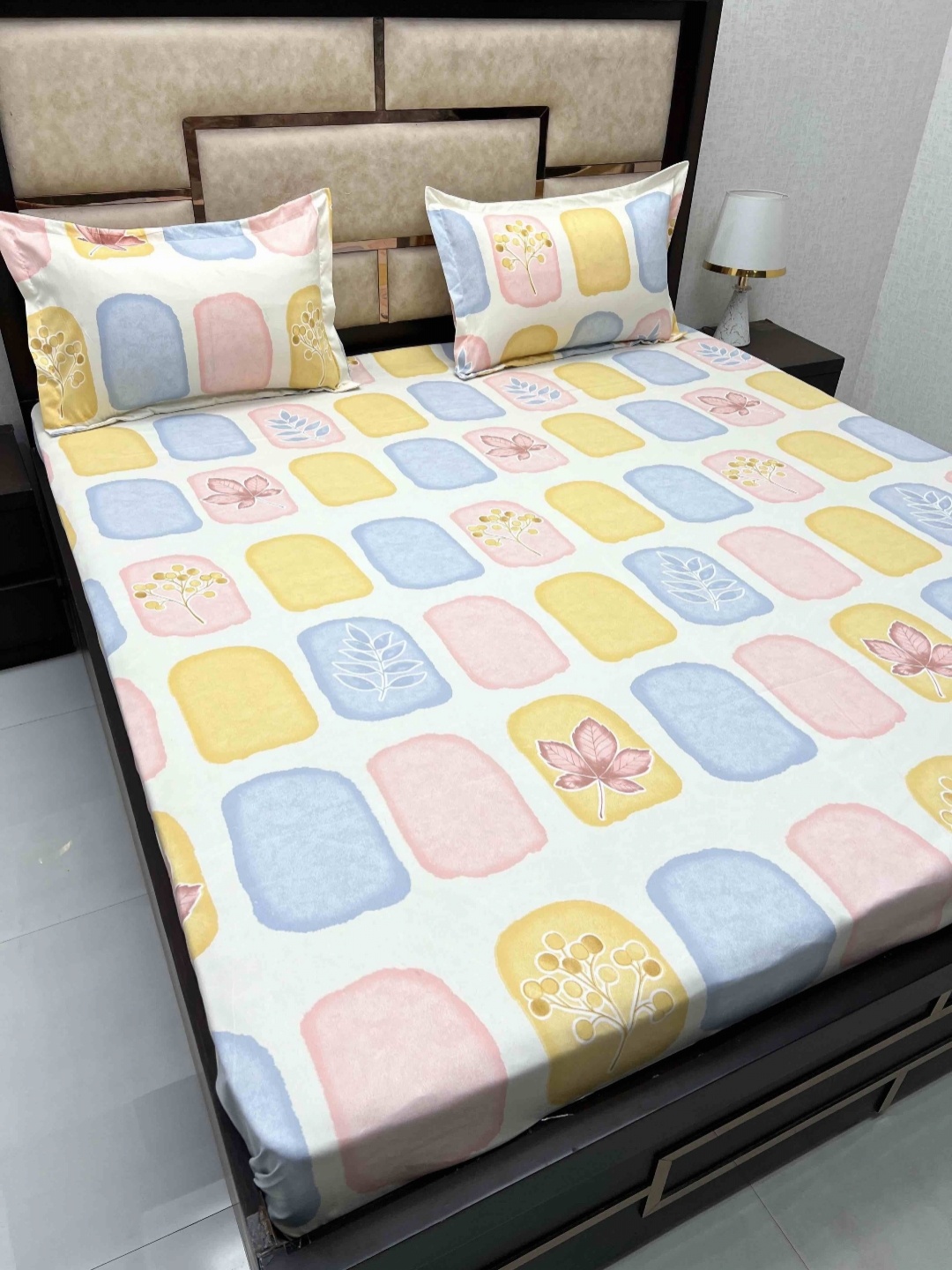 

Pure Decor White & Green 230 TC Cotton Double Queen Bedsheet With 2 Pillow Covers