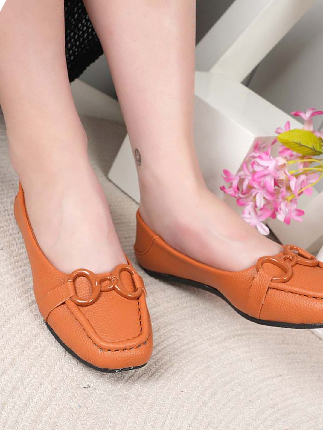 

DressBerry Women Woven Design Derbys, Tan