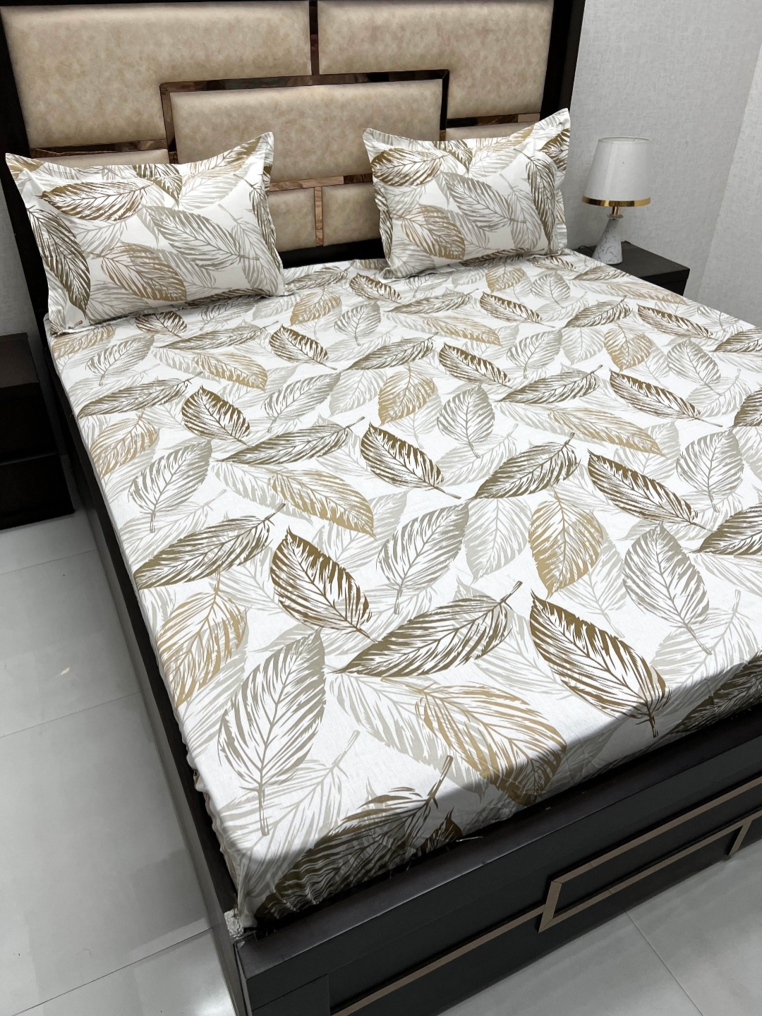 

Pure Decor White Floral 350 TC Pure Cotton Fitted King Bedsheet With 2 Pillow Covers