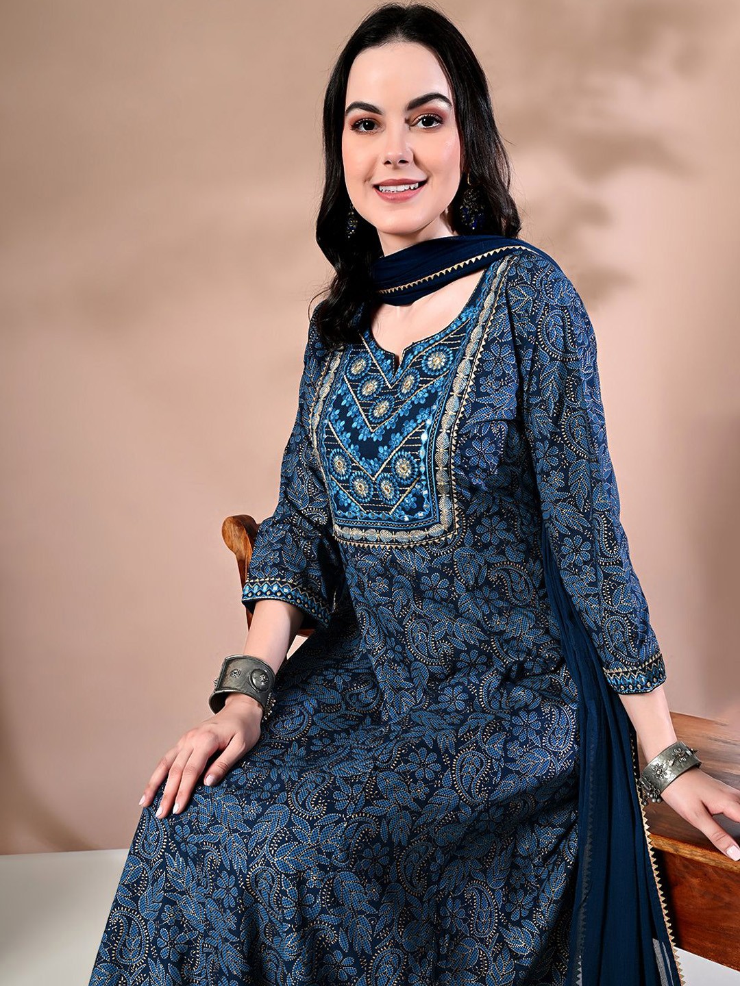 

DOISA Floral Printed Notched Neck Thread Work A-Line Kurta With Trousers & Dupatta, Blue