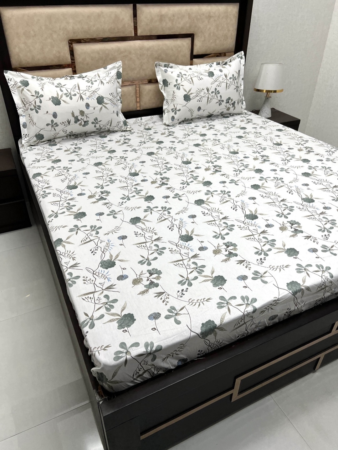 

Pure Decor White Floral 350 TC Pure Cotton Fitted King Bedsheet With 2 Pillow Covers