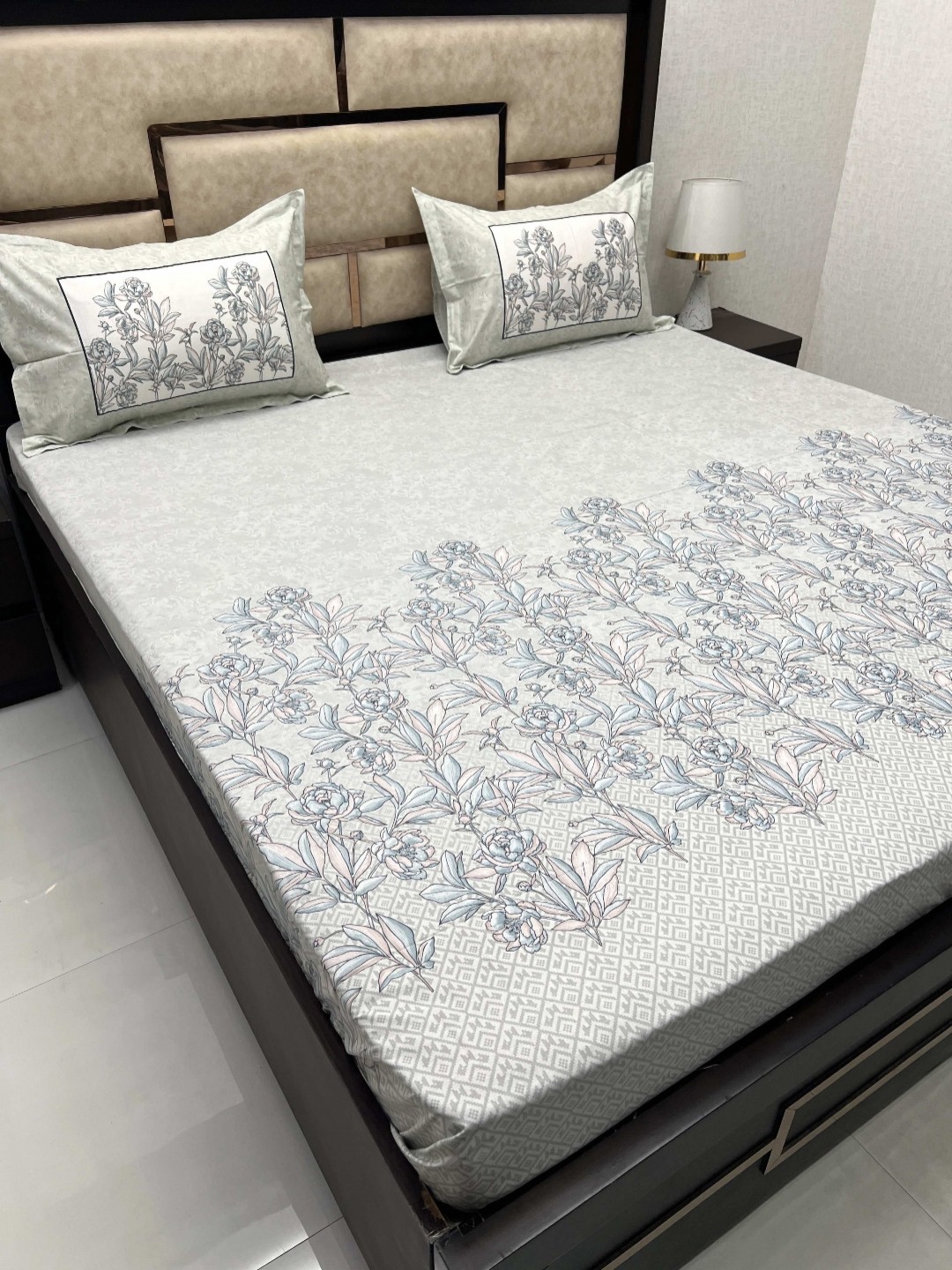 

Pure Decor Grey & White Floral 400 TC King Bedsheet with 2 Pillow Covers