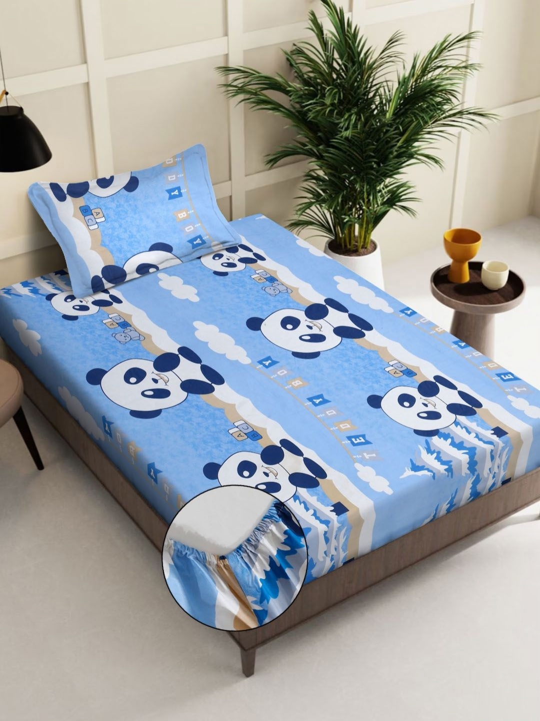 

KLOTTHE Blue Printed 400 TC Bedsheet With Pillow Covers