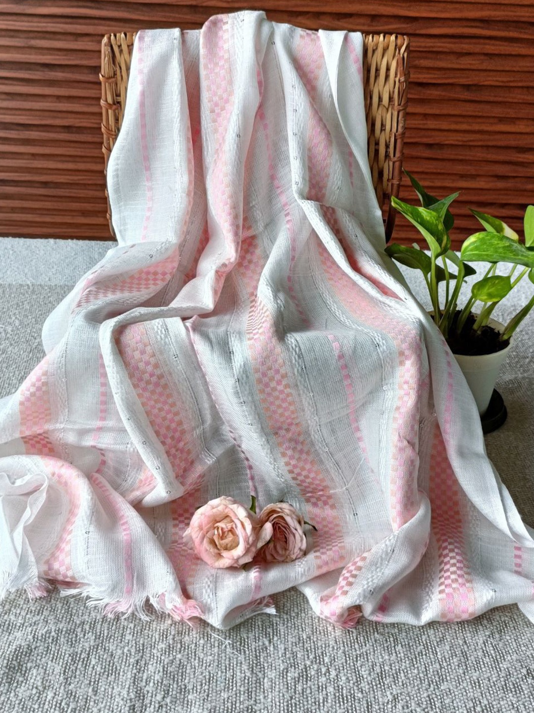 

Dupatta Bazaar Women Woven Design Stole, Pink