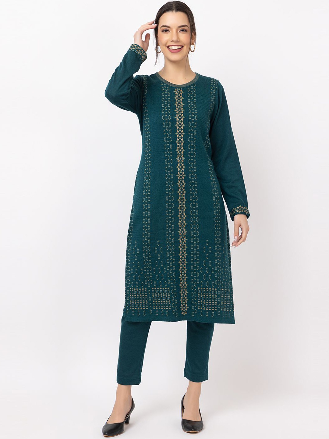 

Anouk Women Keyhole Neck Sequinned Jacquard Winter Wear Kurta, Teal