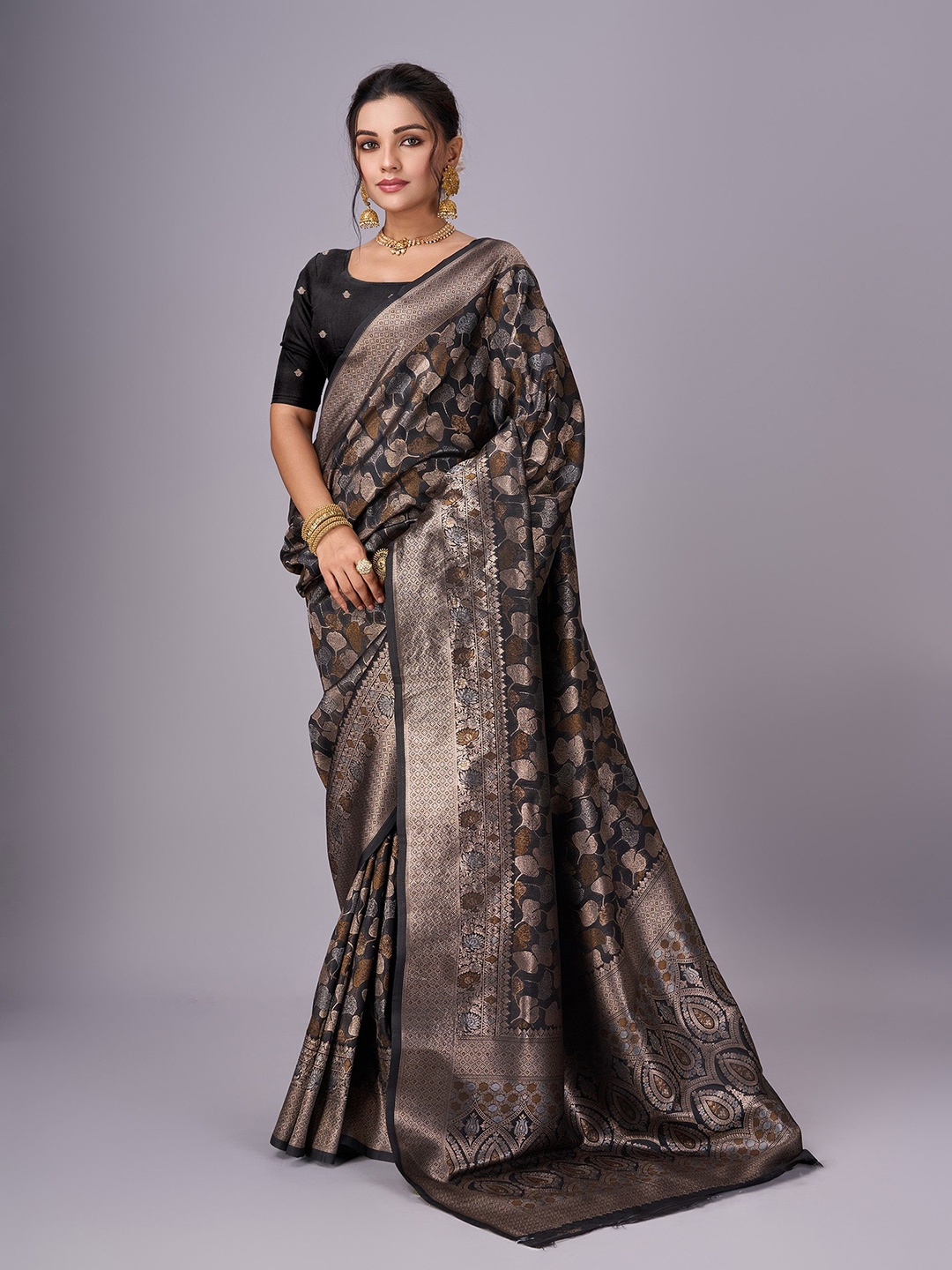 

Sanwariya Silk Floral Zari Jute Silk Kanjeevaram Saree, Black