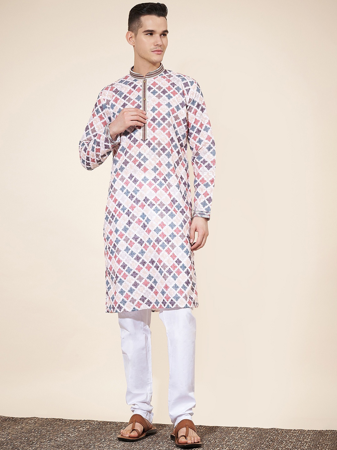 

BERISTON Geometric Digital Printed Thread Work Pure Cotton Straight Kurta with Trousers, White