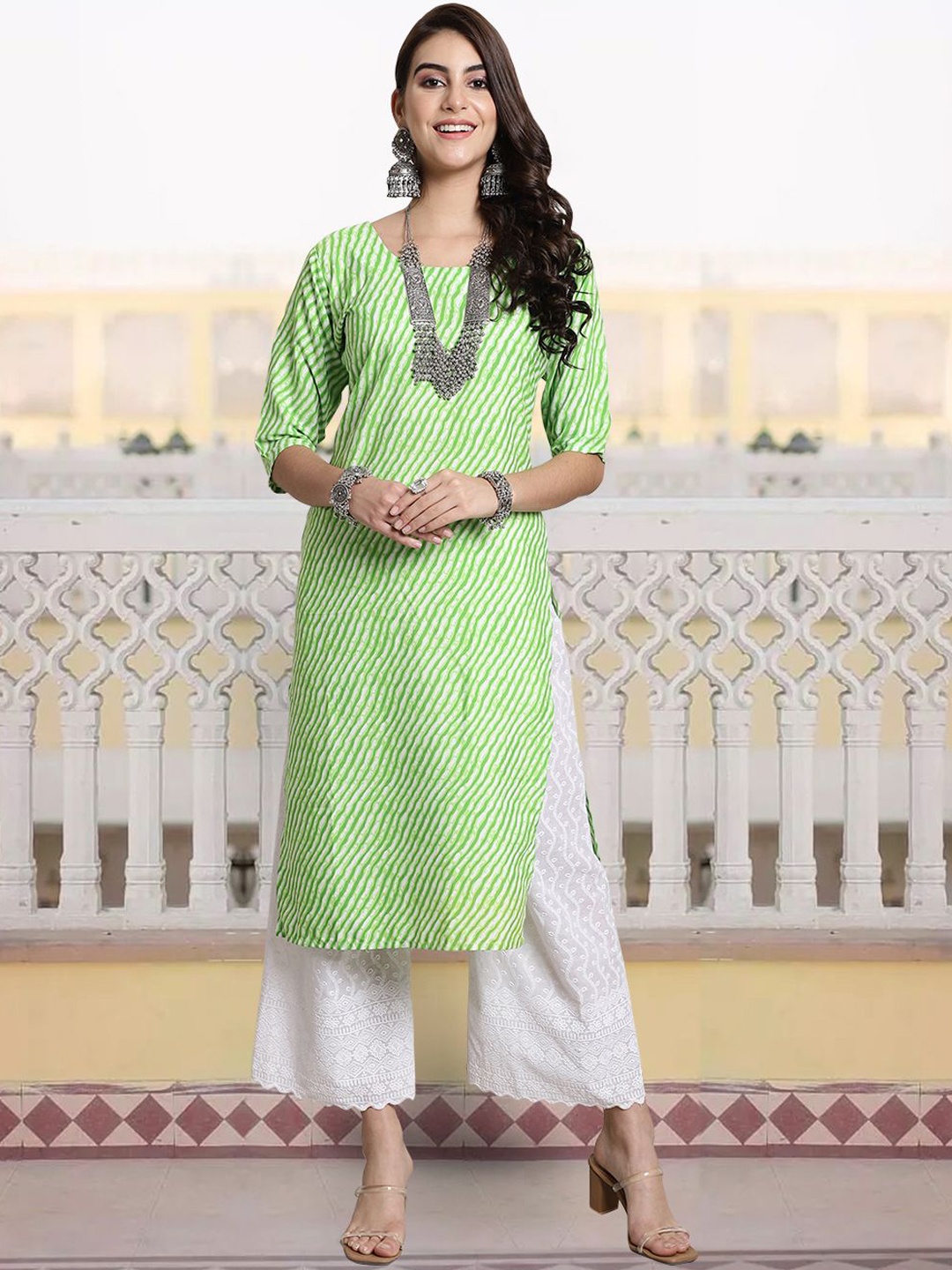 

7Threads Leheriya Printed Round Neck Straight Kurta, Green