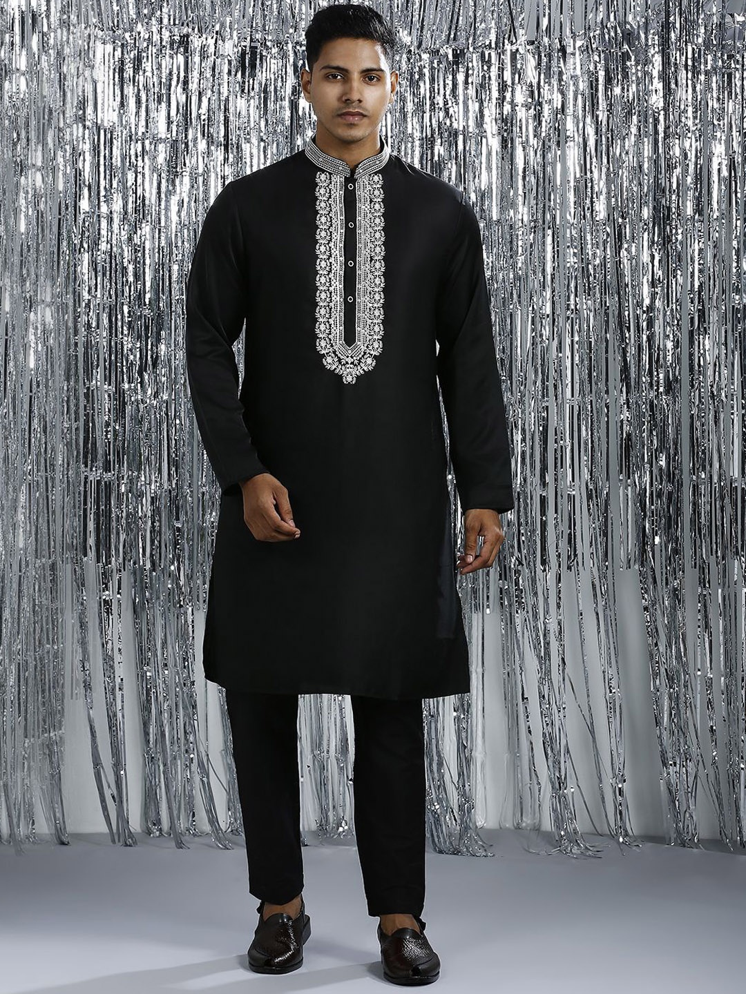 

Be Desi Men Ethnic Motifs Yoke Design Regular Thread Work Kurta with Pyjamas, Black