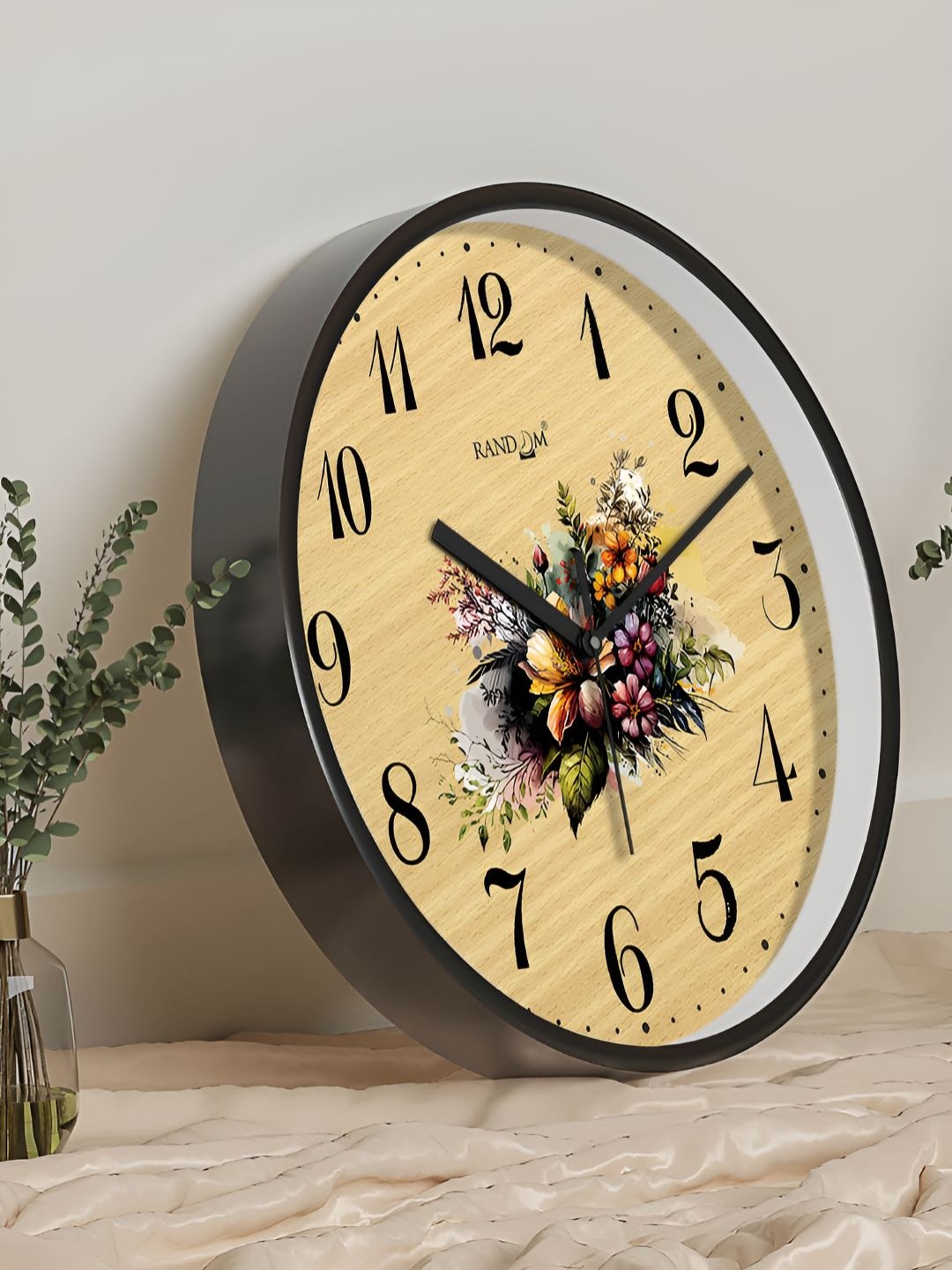 

RANDOM Printed Round Shaped Sweep Silent Movement Contemporary Wall Clock, Black