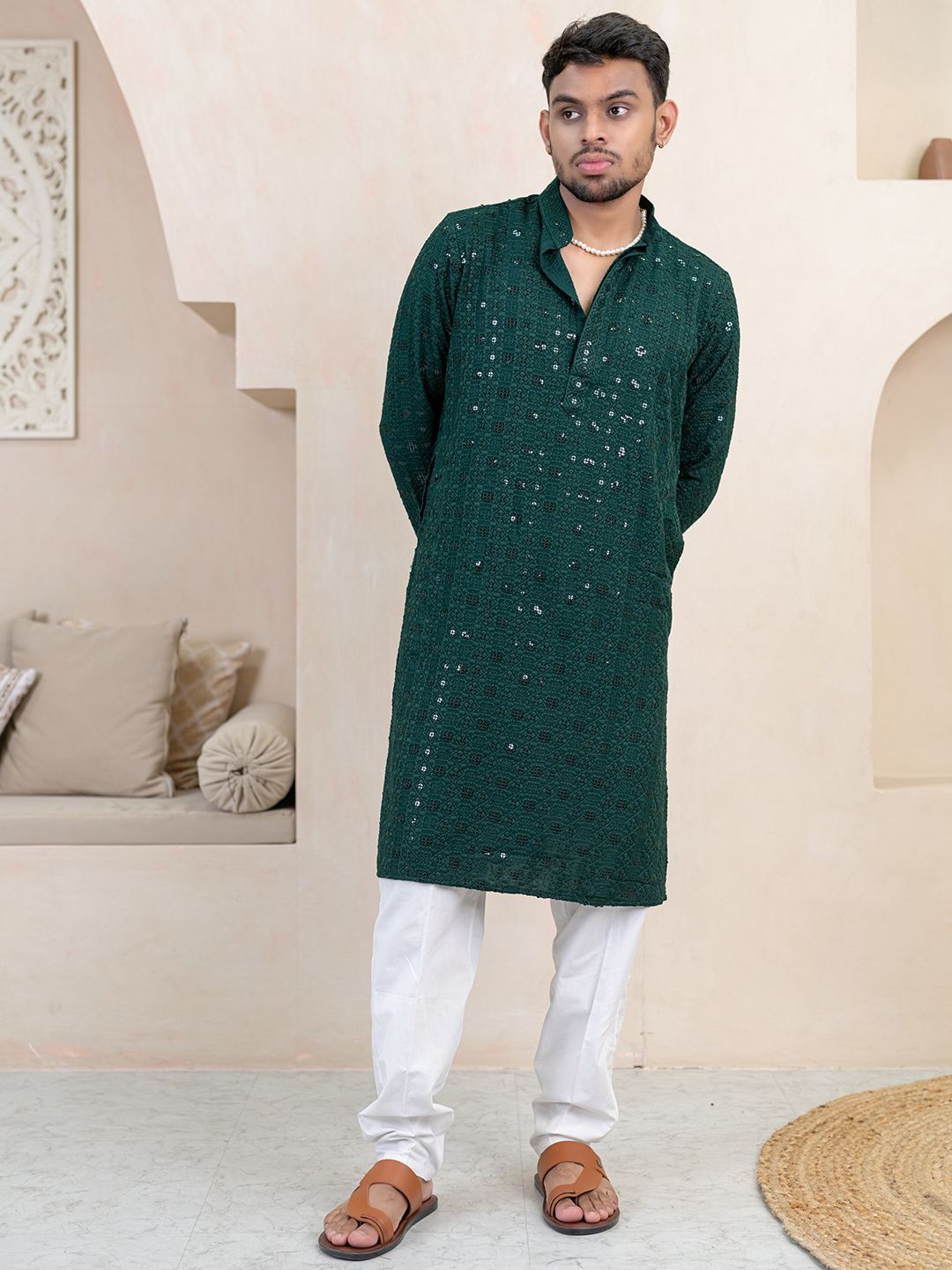 

Tistabene Geometric Embroidered Mandarin Collar Sequinned Cotton Kurta, Green