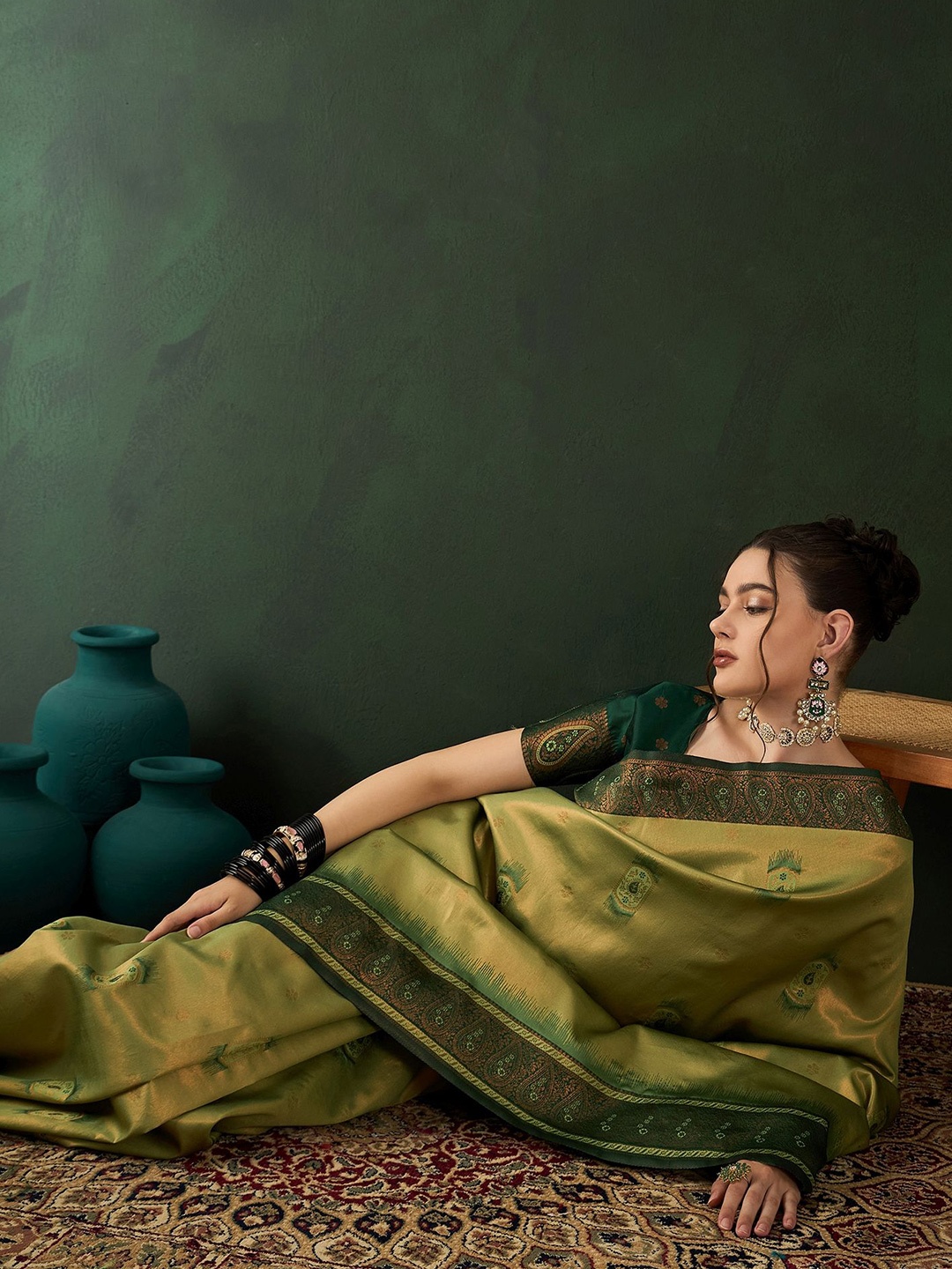 

Sangria Woven Design Saree With Blouse Piece, Green