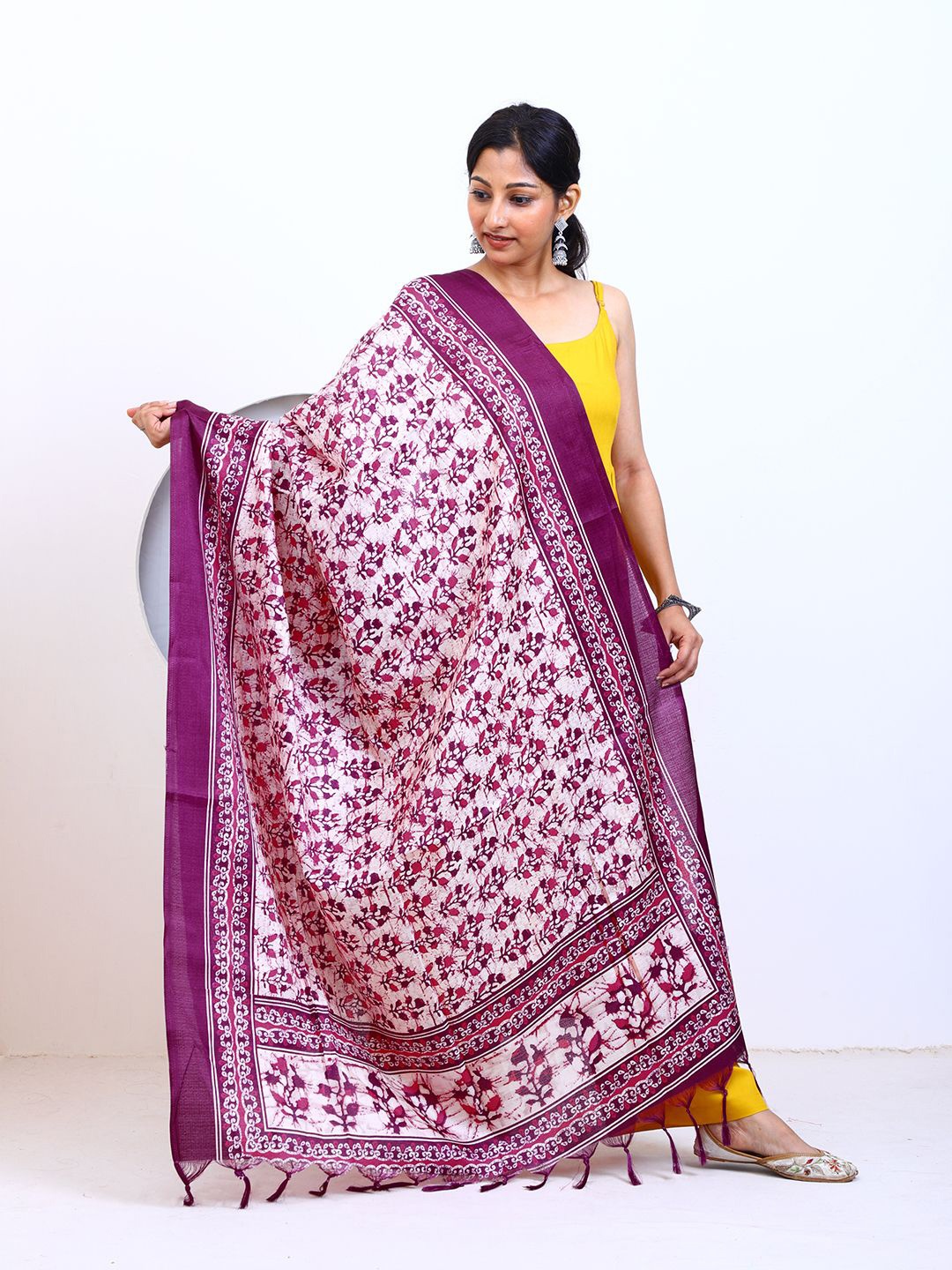 

DEEBACO Ethnic Motifs Printed Dupatta, Magenta