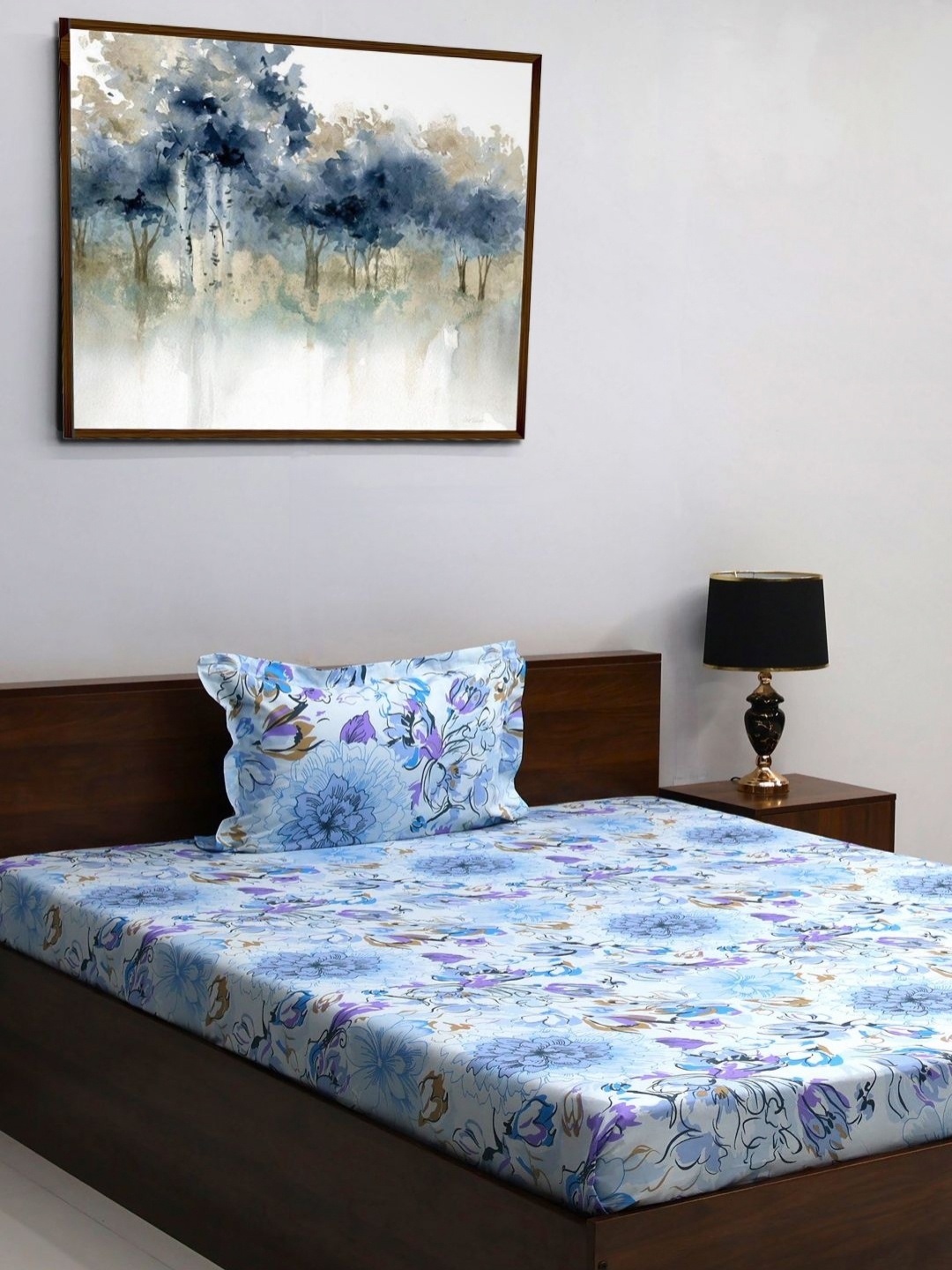 

BOMBAY DYEING Cardinal Blue & White Floral 120 TC Pure Cotton Single Bedsheet Set