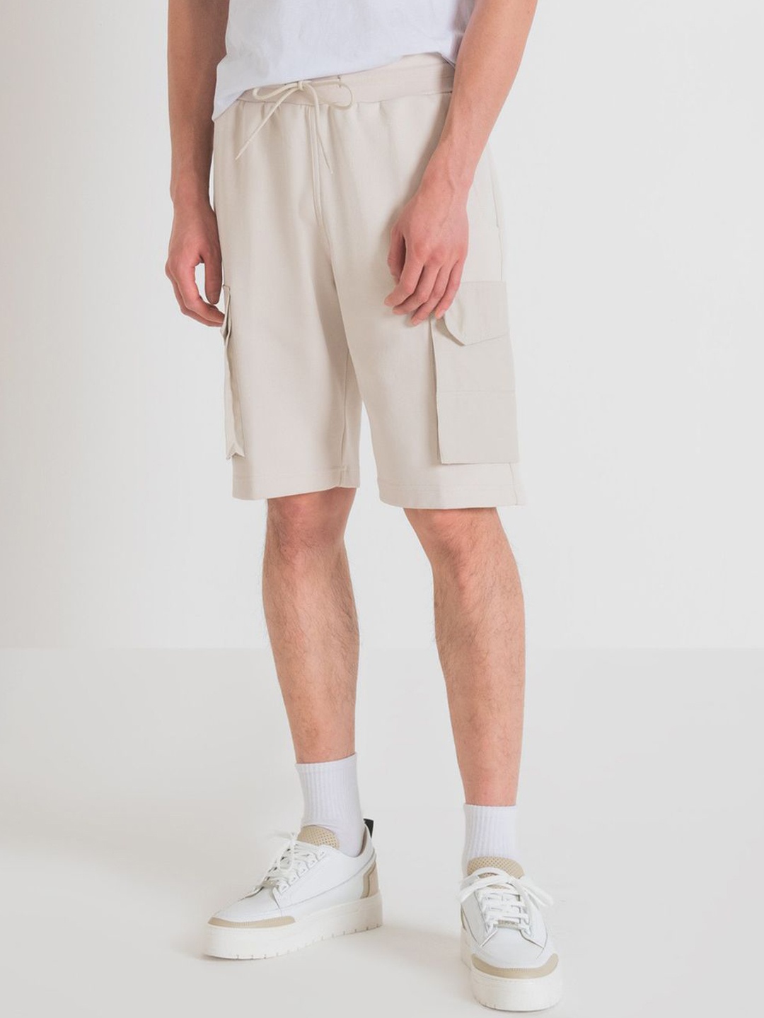 

Antony Morato Men Cargo Shorts, Beige