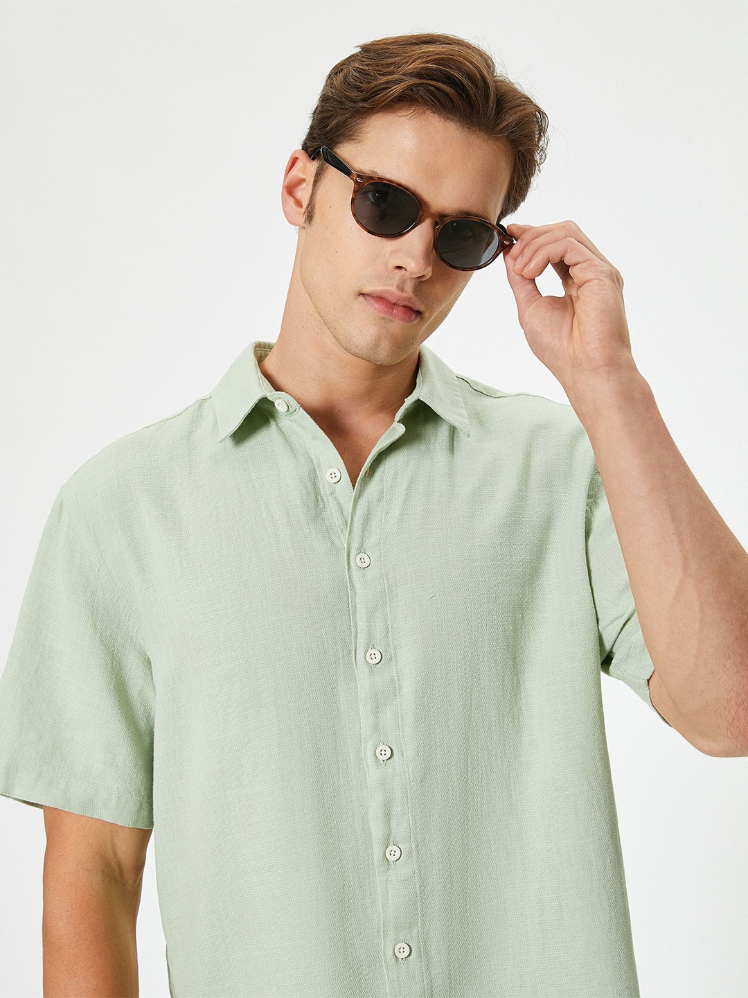 

Koton Men Opaque Casual Shirt, Green