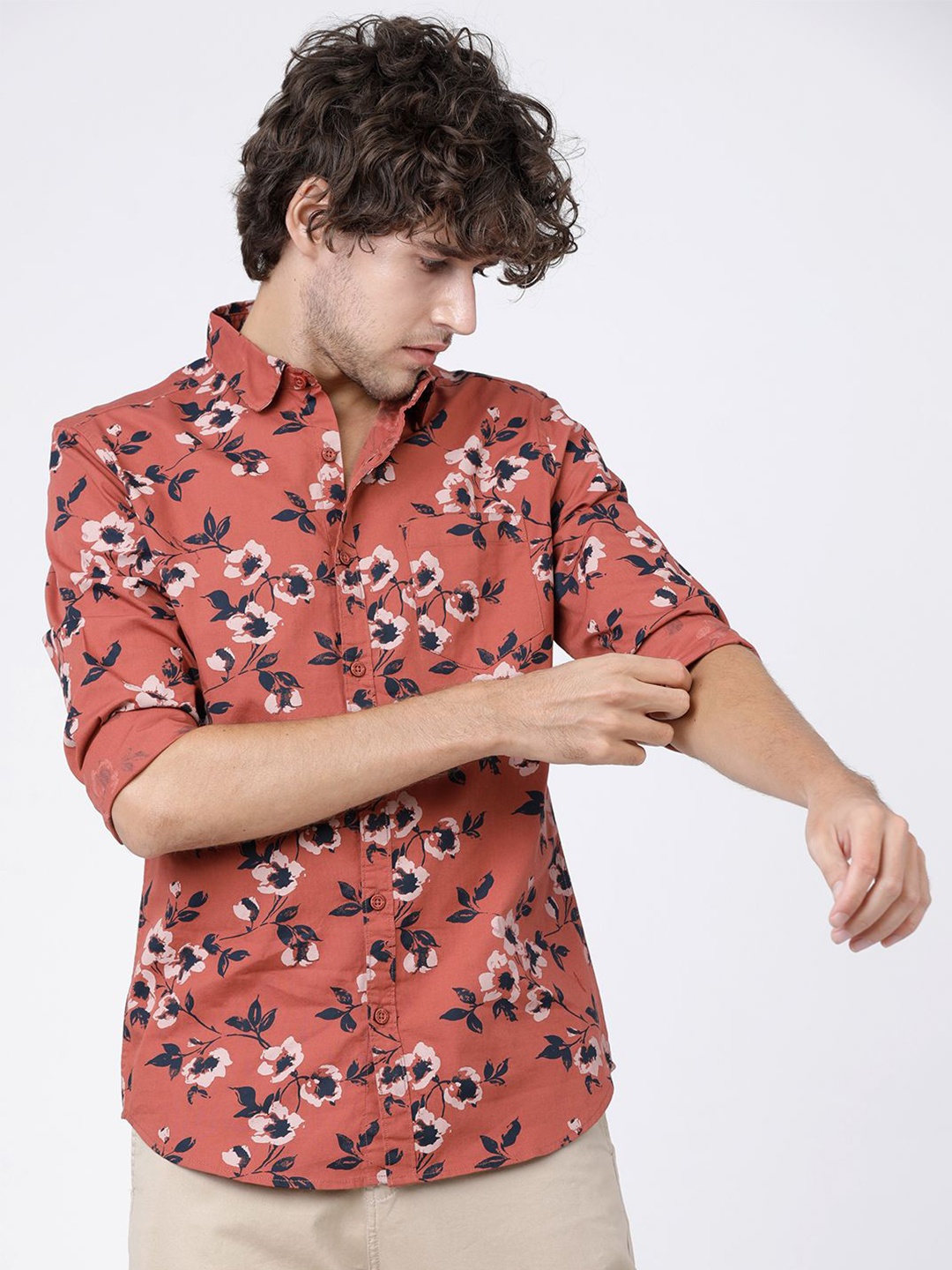 

HIGHLANDER Men Slim Fit Floral Opaque Printed Casual Shirt, Rust