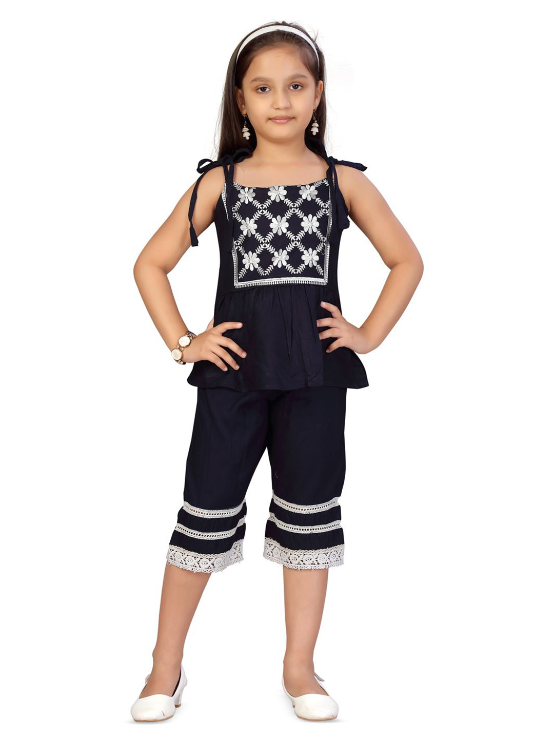 

BAESD Girls Embroidered Shoulder Straps Pure Cotton Top With Capri, Navy blue