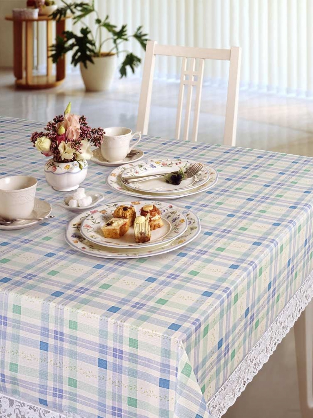 

Freelance Blue Geometric Printed Rectangle Anti-Slip 4-Seater Table Cover