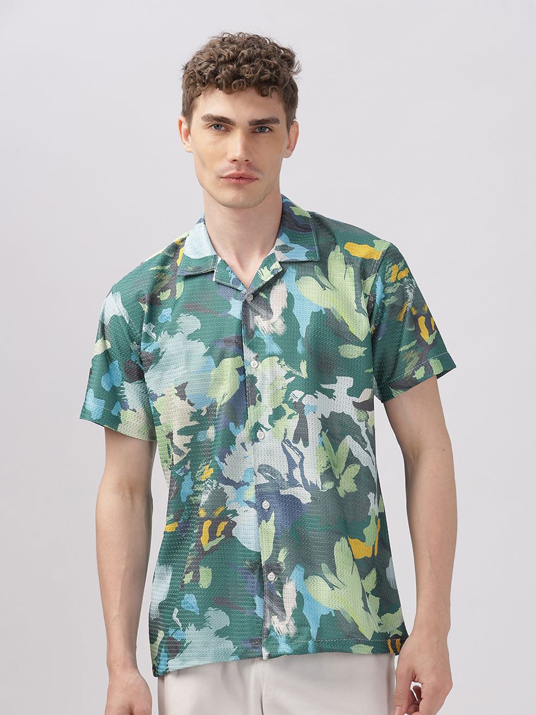 

Vestirio Men Relaxed Opaque Printed Casual Shirt, Green