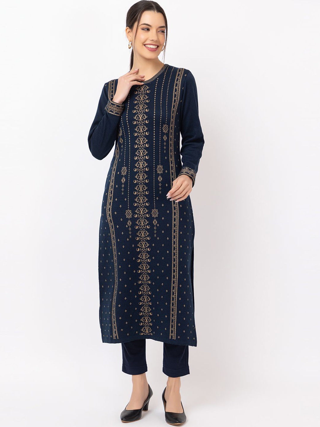 

Anouk Women Geometric Embroidered Thread Work Jacquard Winter Wear Kurta, Navy blue