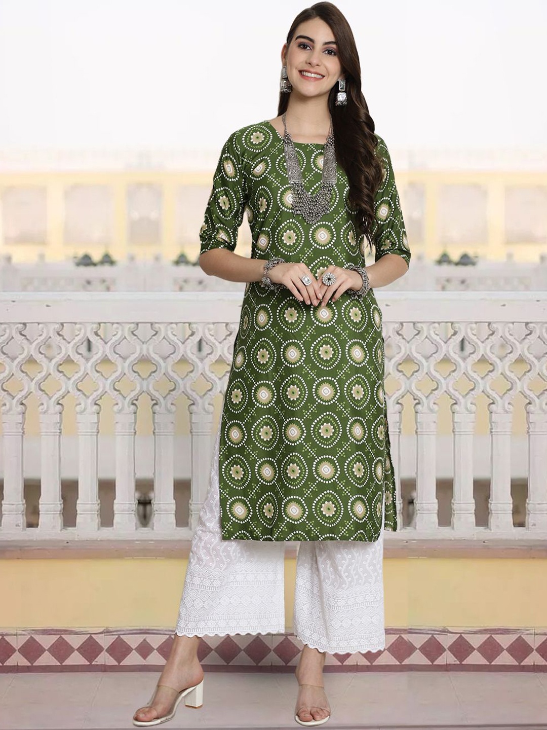 

KALINI Floral Printed Round Neck Straight Kurta, Green