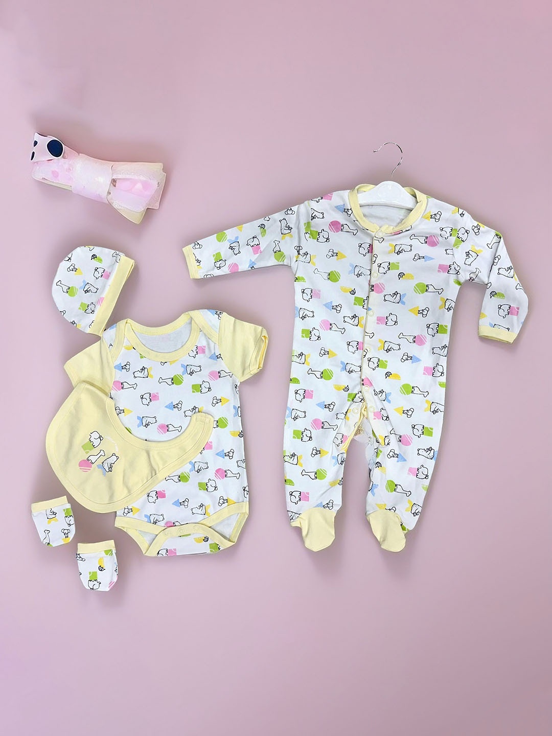 

BAESD Unisex 5 Pcs Graphic Printed Baby Apparel Gift Set, White