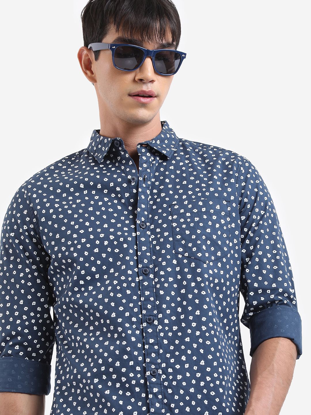 

HIGHLANDER Men Slim Fit Floral Opaque Printed Casual Shirt, Navy blue